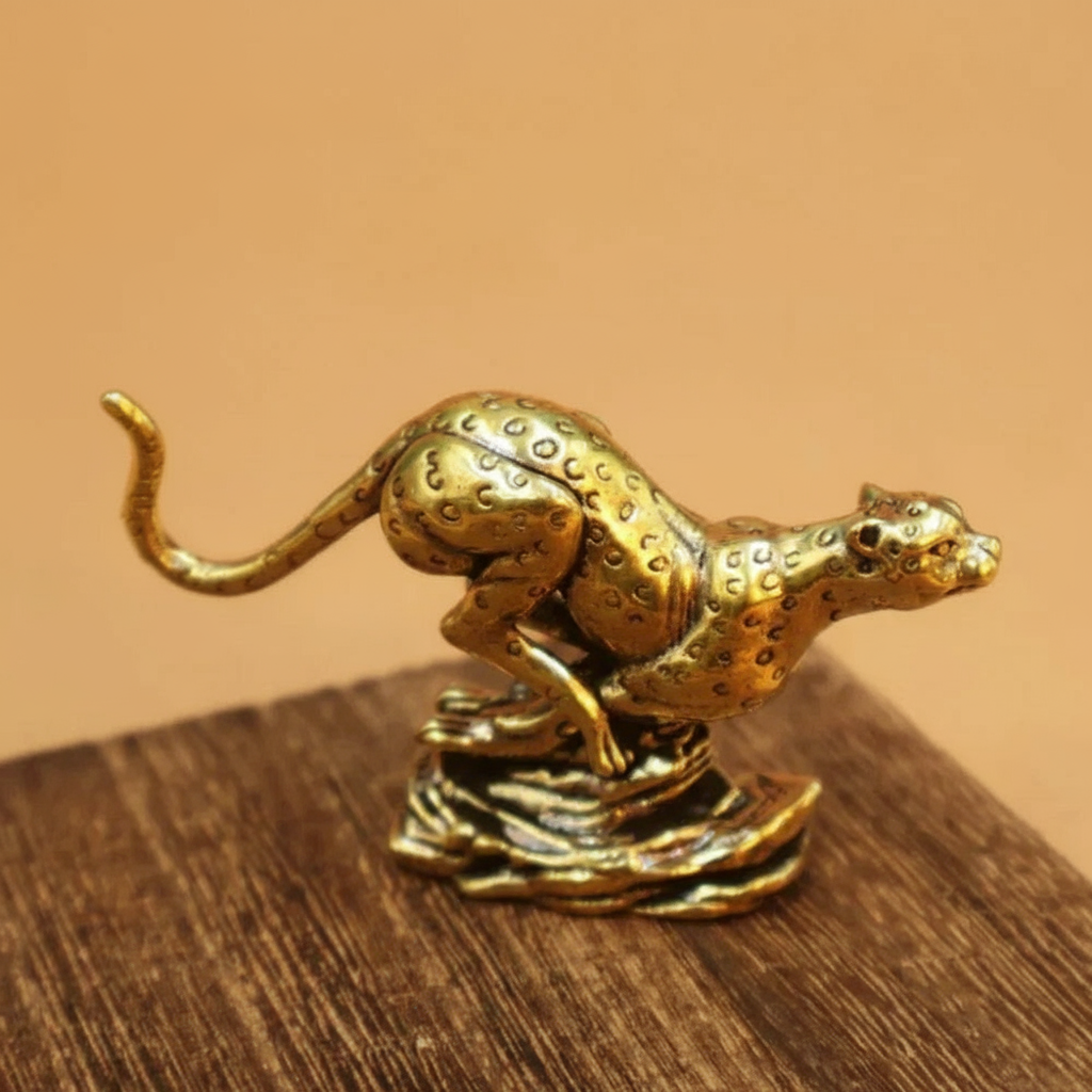 Elegant Cheetah Figurine House Of Avana