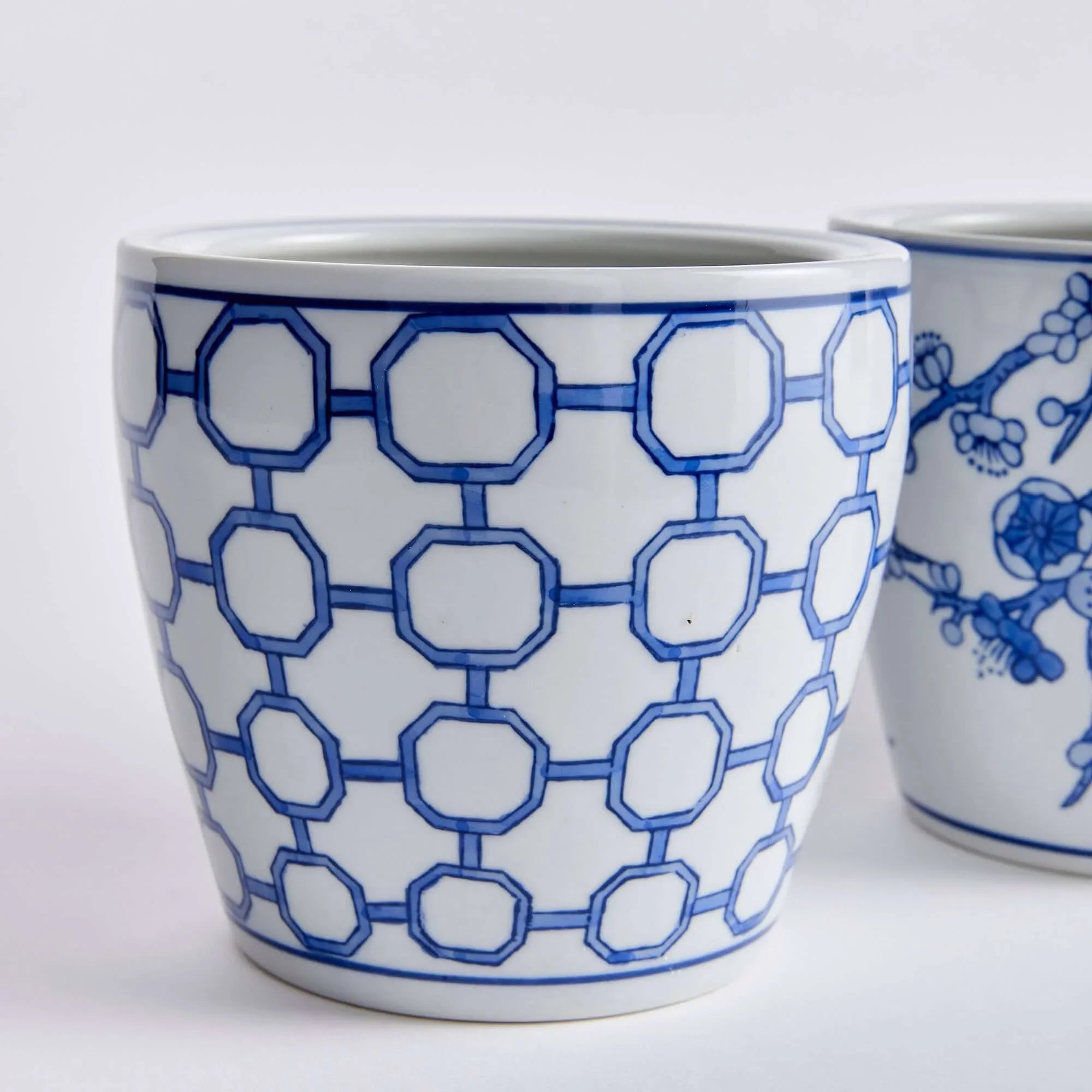 Chinoiserie Blue and White Pots with Floral and Geometric Patterns (Set of 4) Vintage Shopper