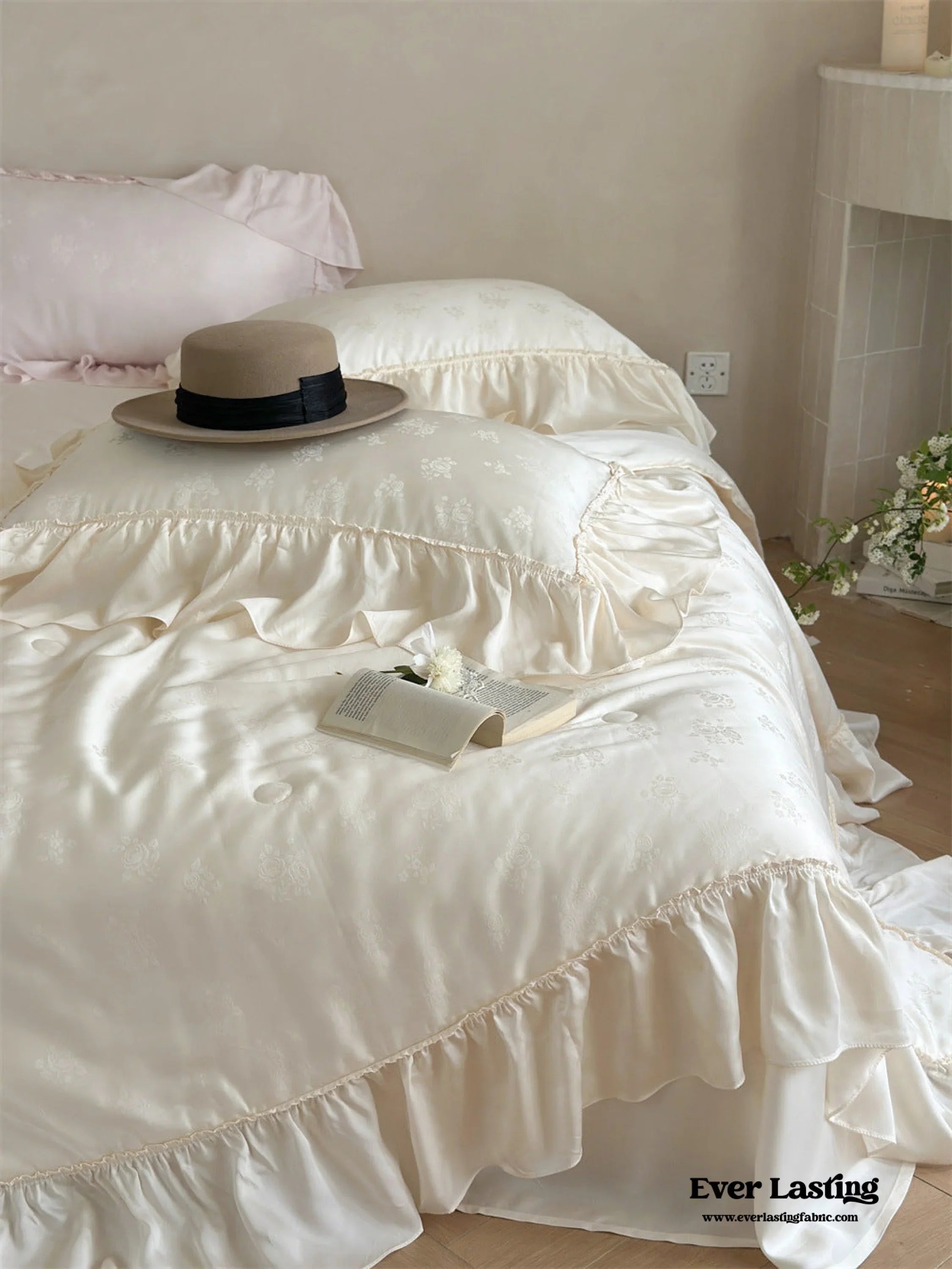 Floral Jacquard Tencel Blanket Set / White Ever Lasting