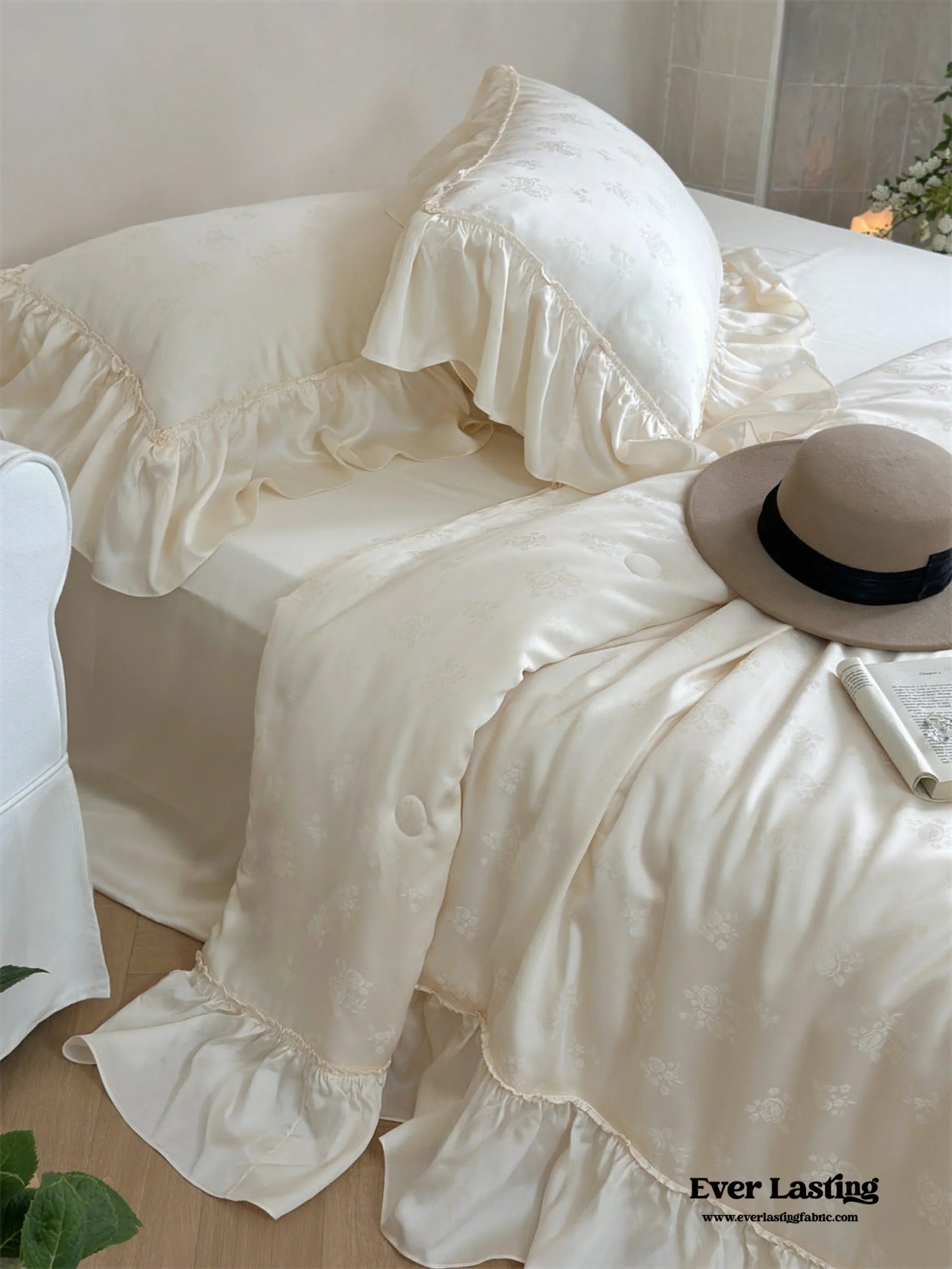 Floral Jacquard Tencel Blanket Set / White Ever Lasting