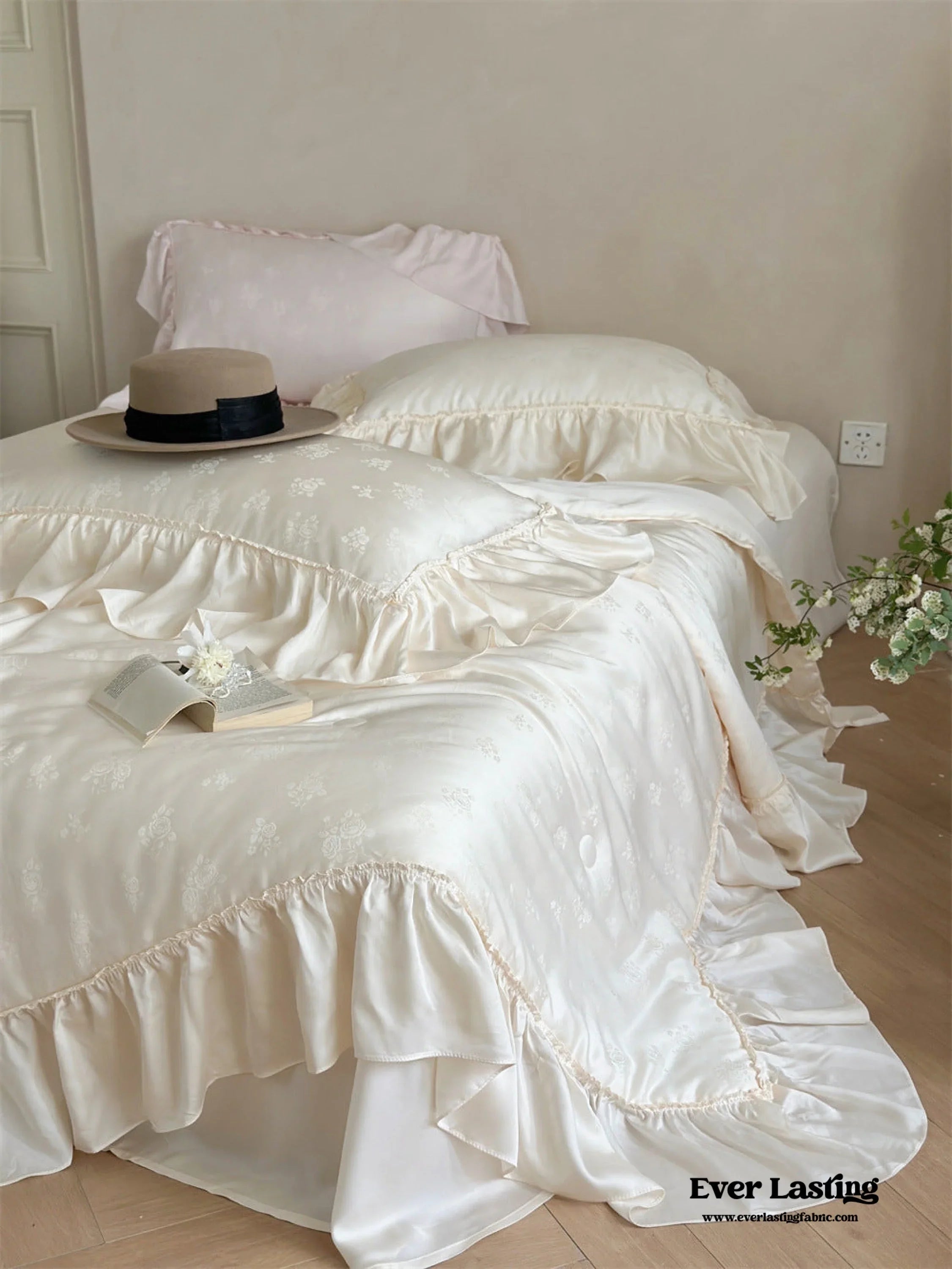 Floral Jacquard Tencel Blanket Set / White Ever Lasting