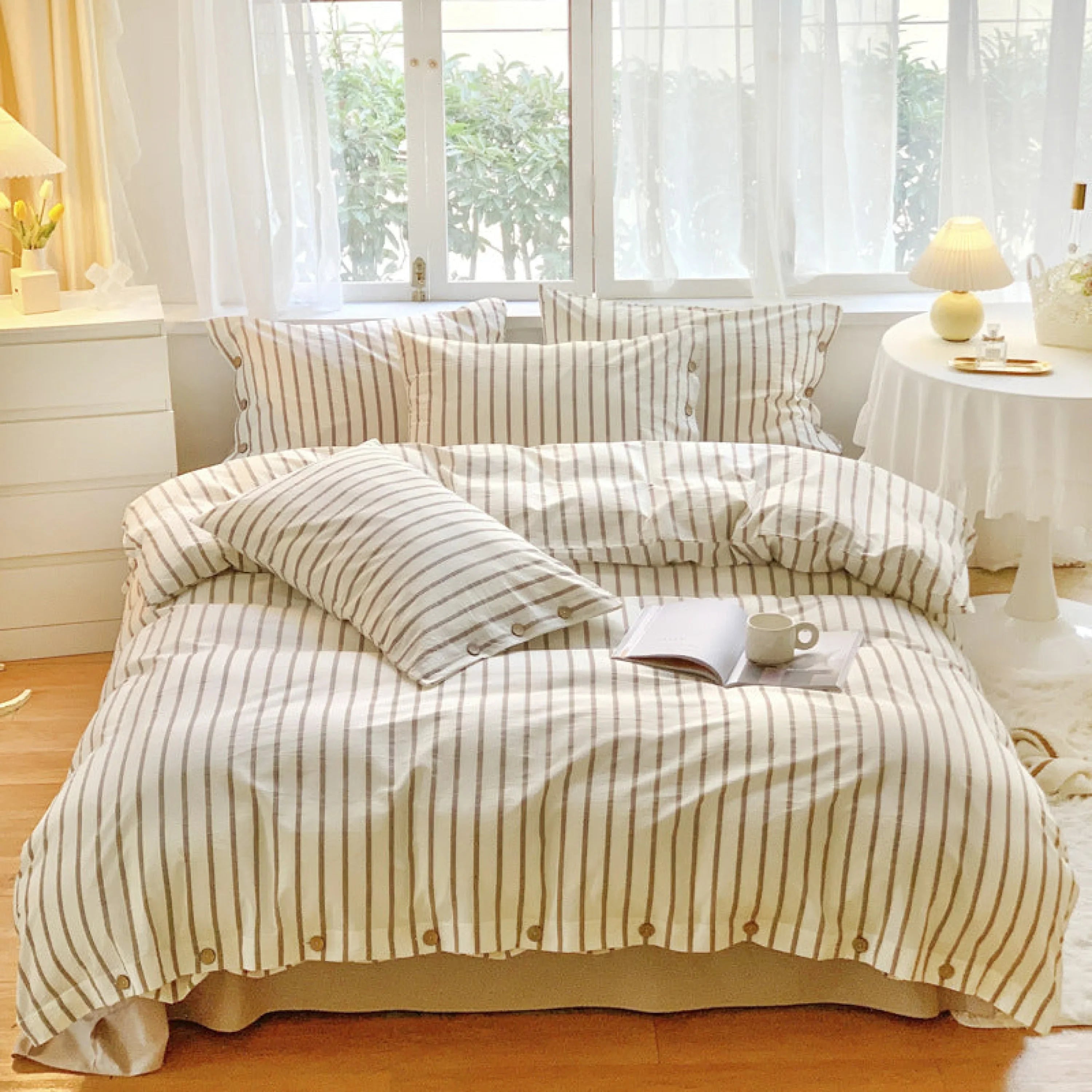 Stripe Buttoned Bedding Set / Beige Brown Ever Lasting