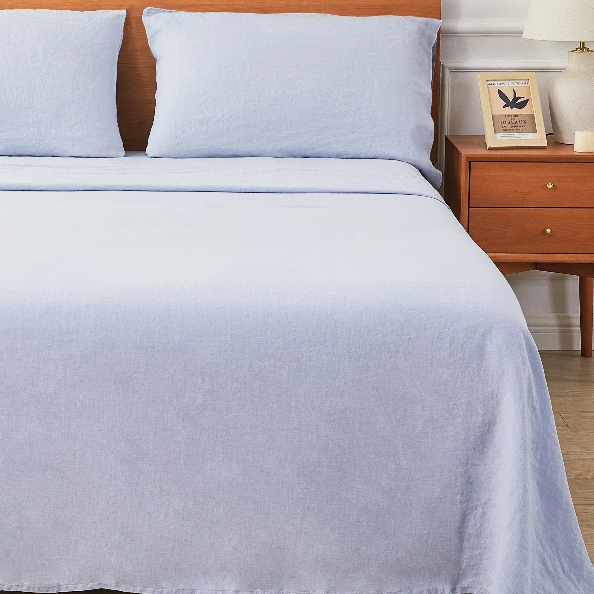 100% Linen Sheet Set, in-use display - House Of Avana