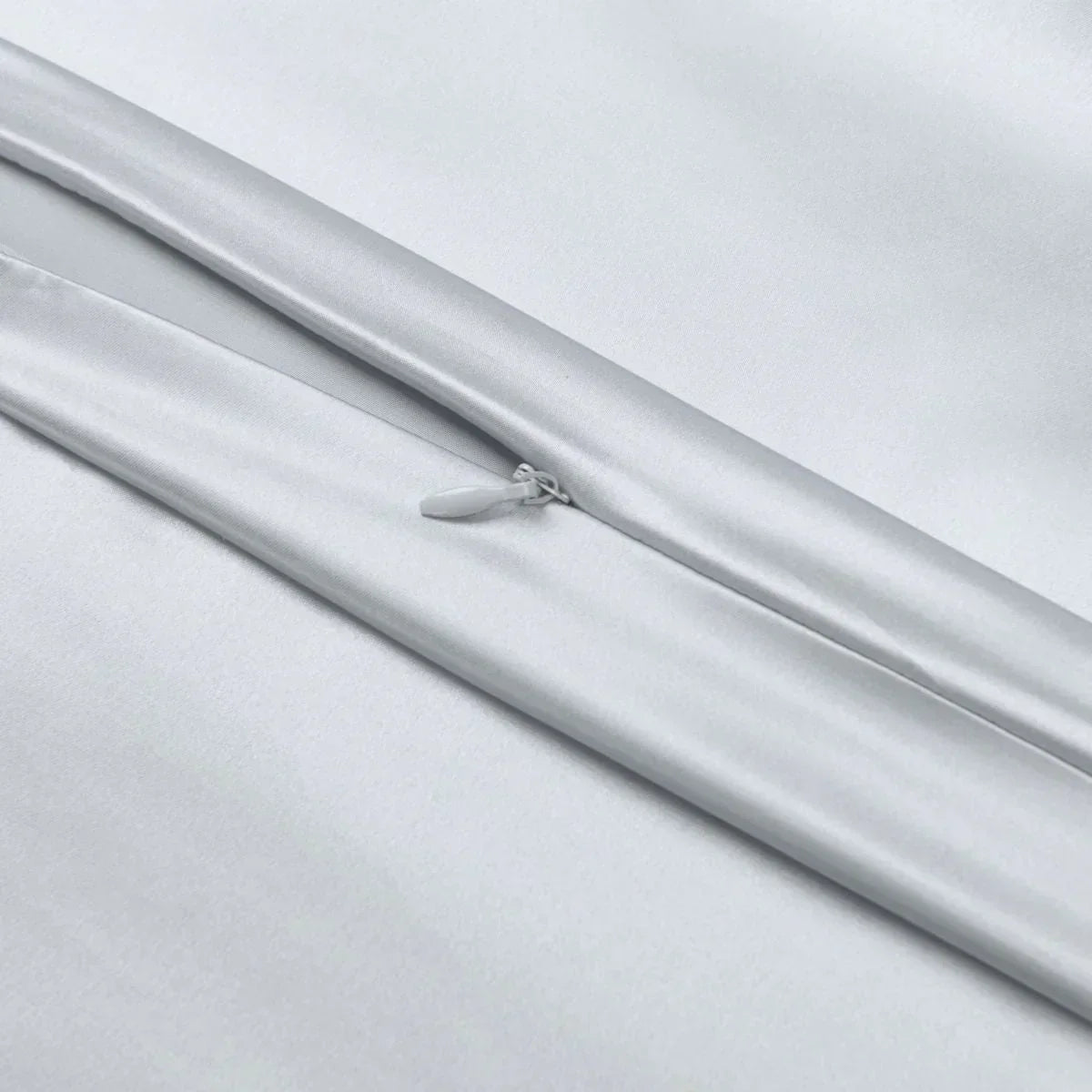 100% Mulberry Silk Pillowcase with Giftbox, detail shot - House Of Avana