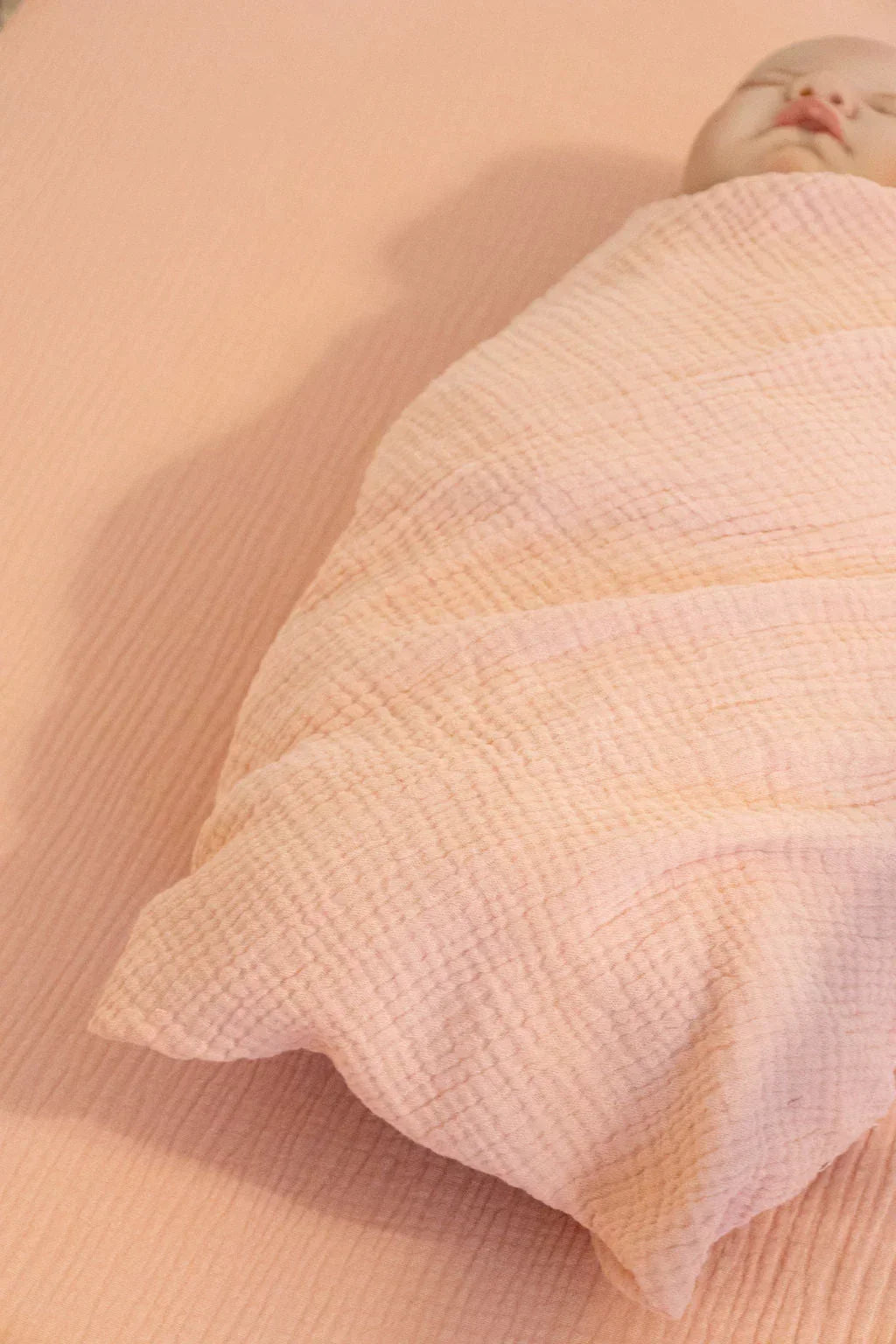 100% Organic Cotton Gauze Muslin Crib Sheet, dimensions view - House Of Avana