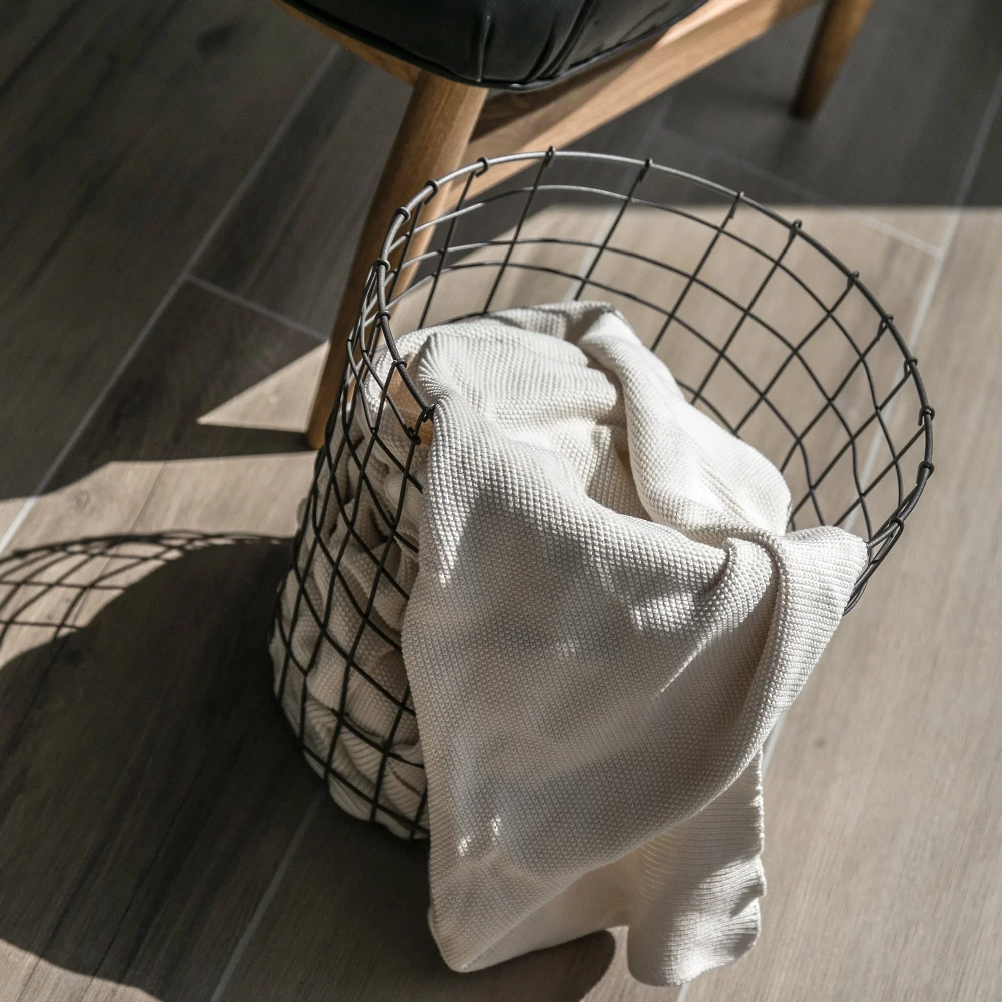 308 - Round Iron Basket Porto Boutique