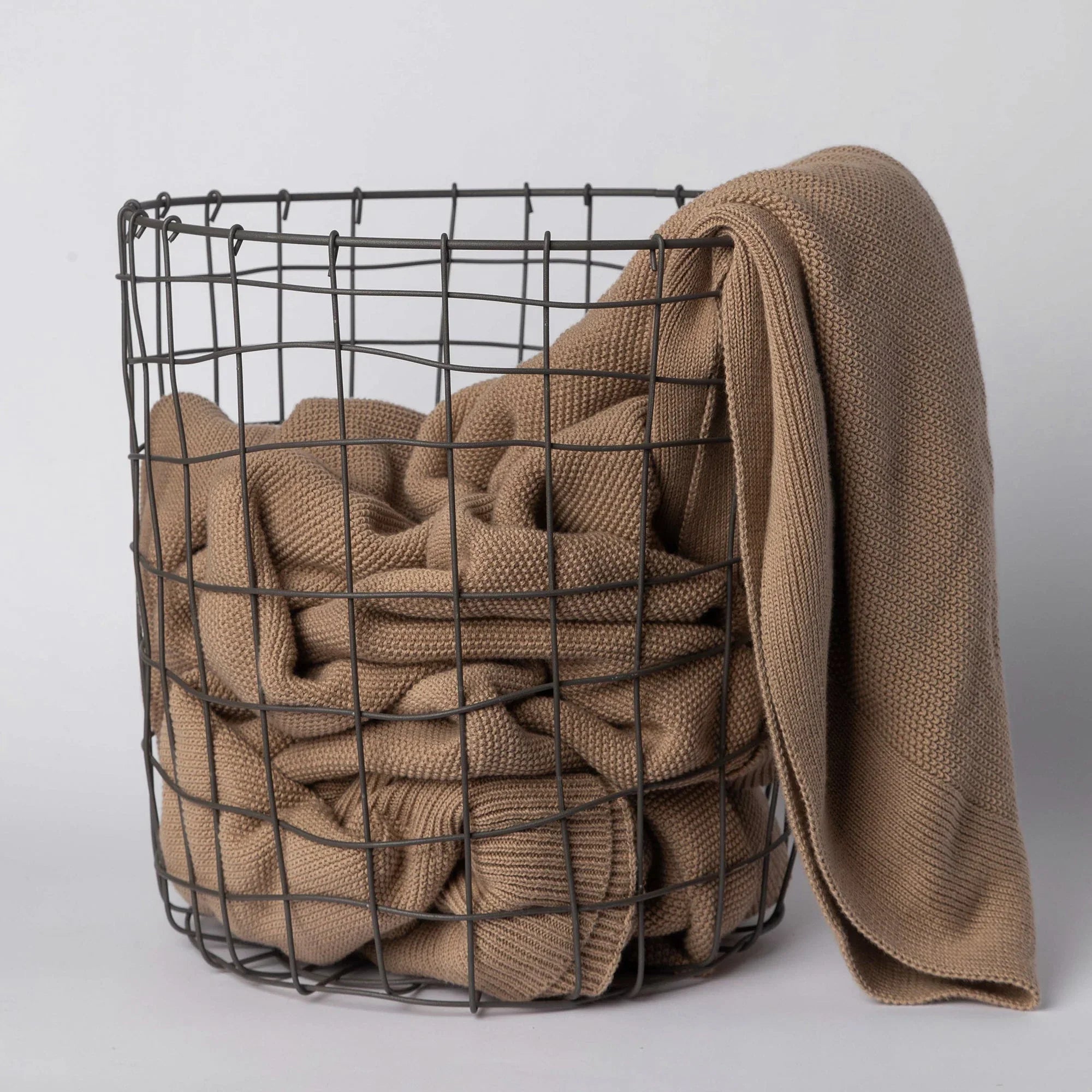 308 - Round Iron Basket Porto Boutique