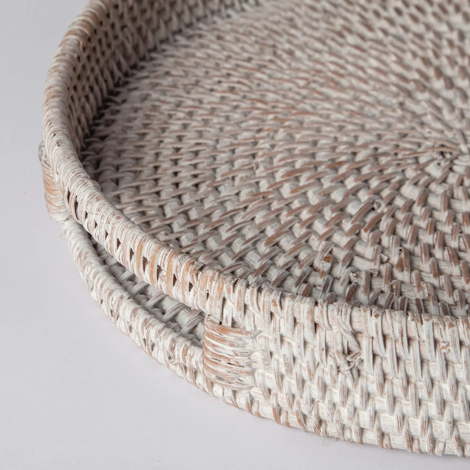 404 - Round Rattan Tray Porto Boutique