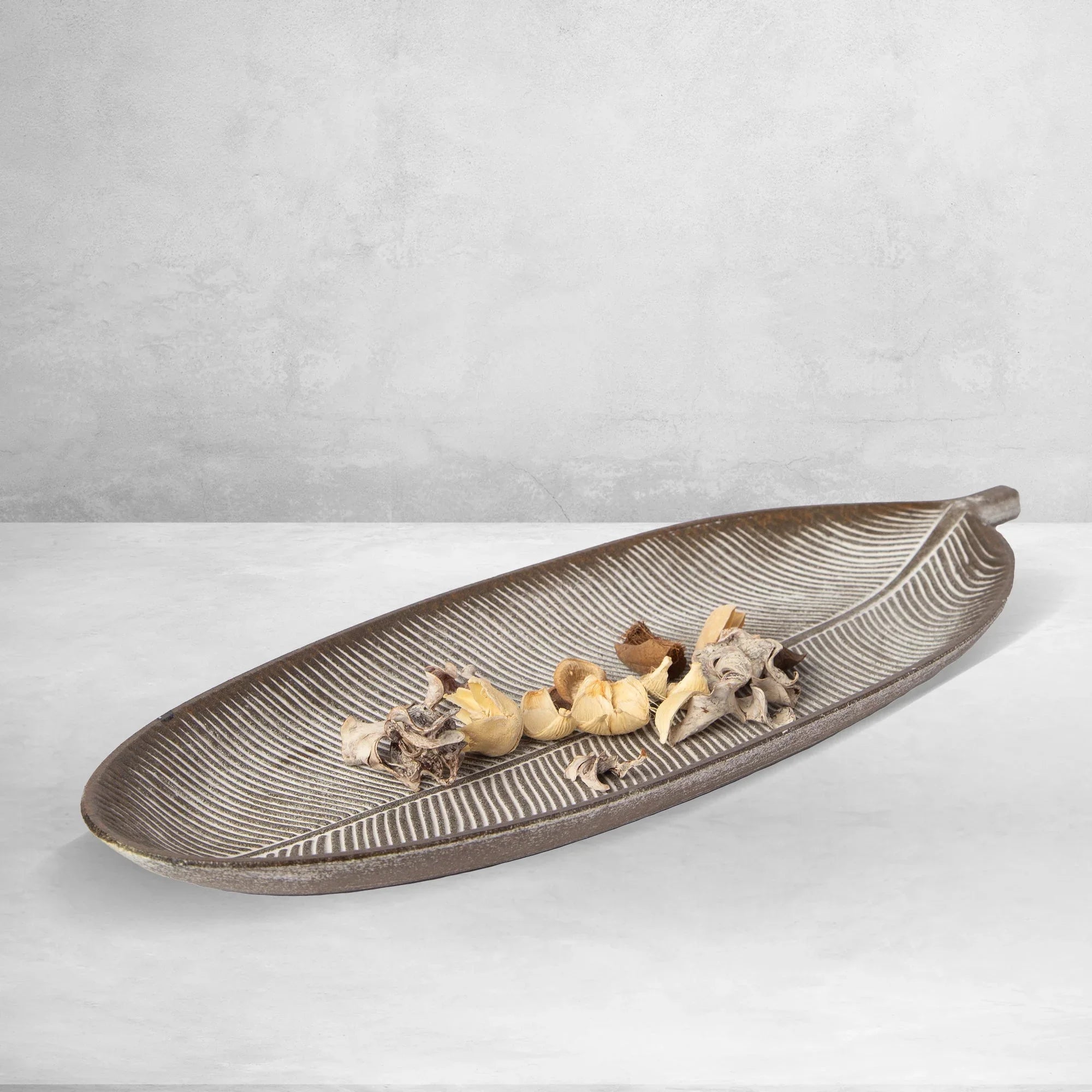 423 - Leaf Design Wood Tray - Elegant Jewelry Plate Tray with Intricate Leaf Design - Decorative Centerpiece for Home, Kitchen, and Events Porto Boutique