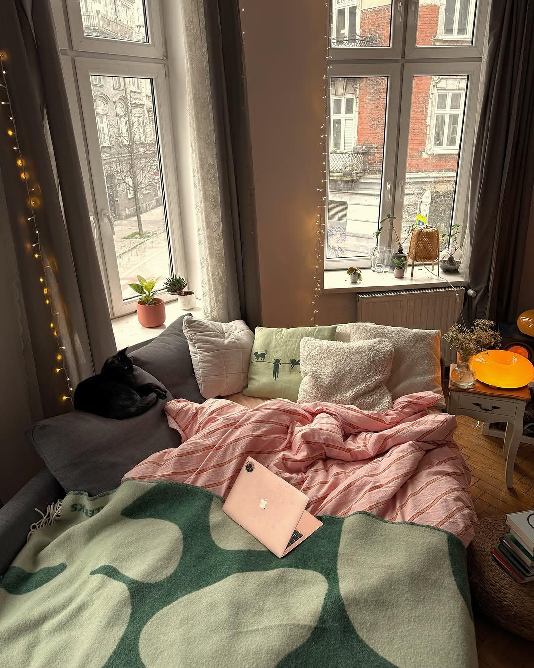 Minimal Stripe Bedding Set / Green Ever Lasting