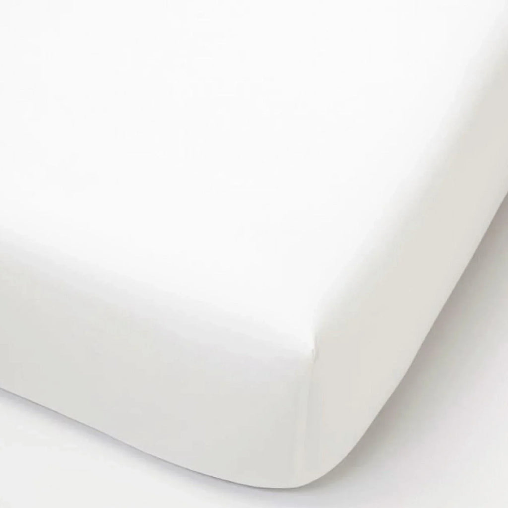 600 Thread Count Hemstitch Sheet Set, detail shot - House Of Avana