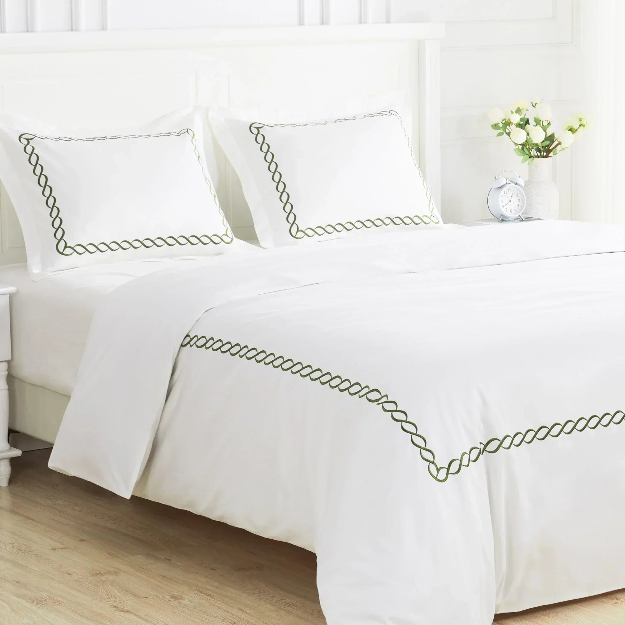 600 Thread Count Rope Embroidered Duvet Set, front view - House Of Avana