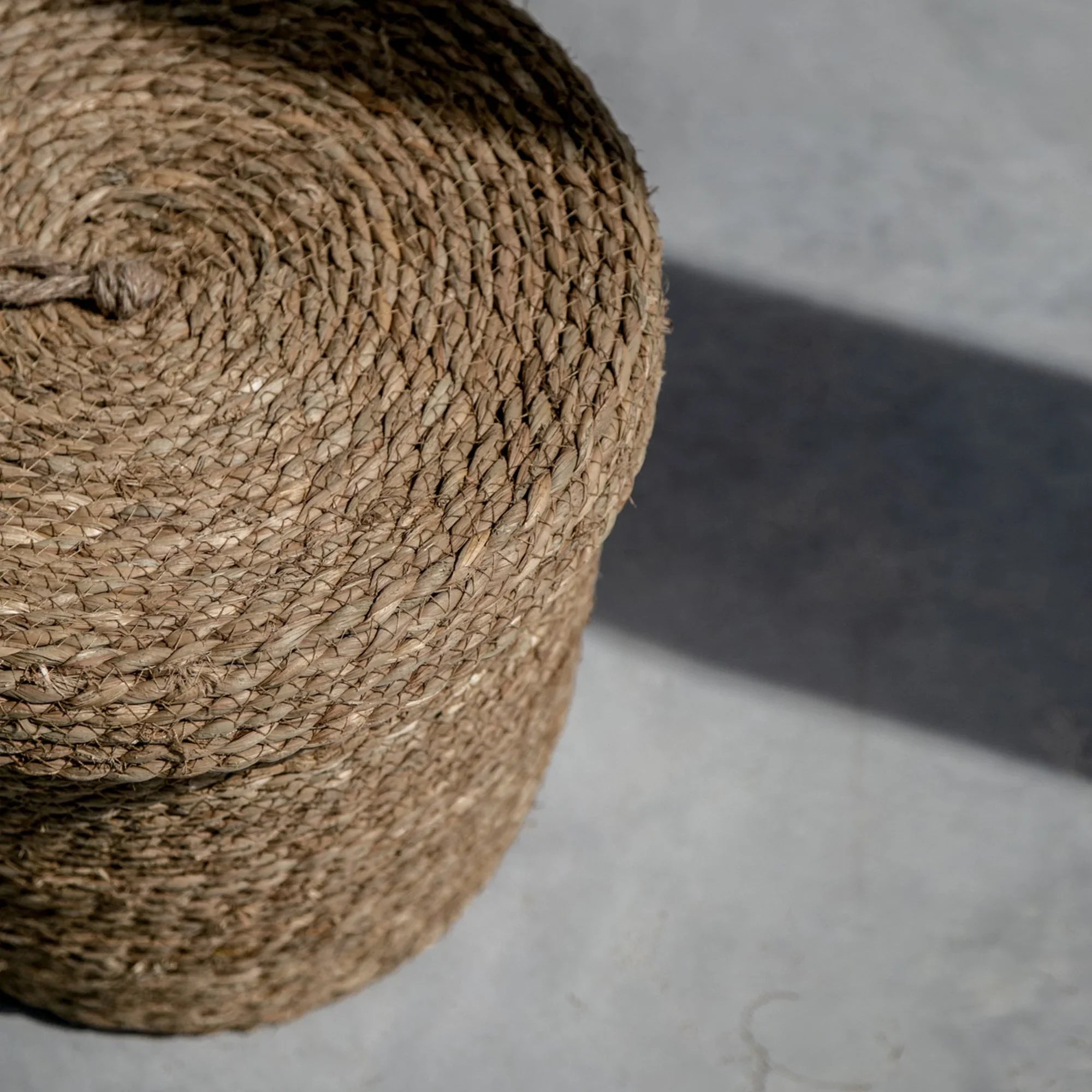 830 - Seagrass Basket with lid Porto Boutique