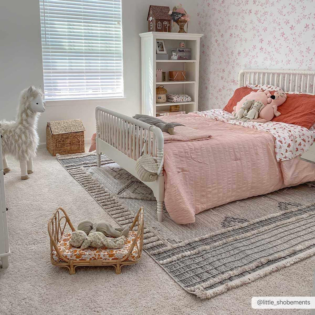 Amaga Area Rug Hauteloom