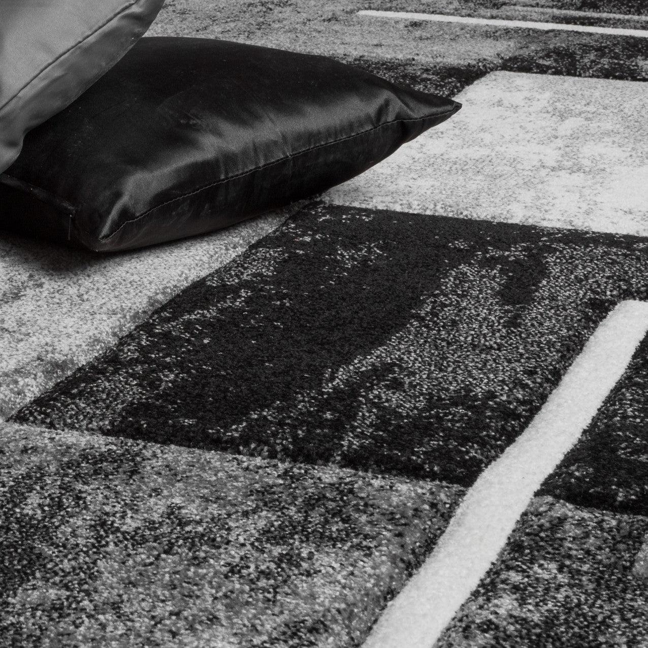 Area Rug Madeira Checkered with Contour Cut - Grey Black, detail shot - House Of Avana