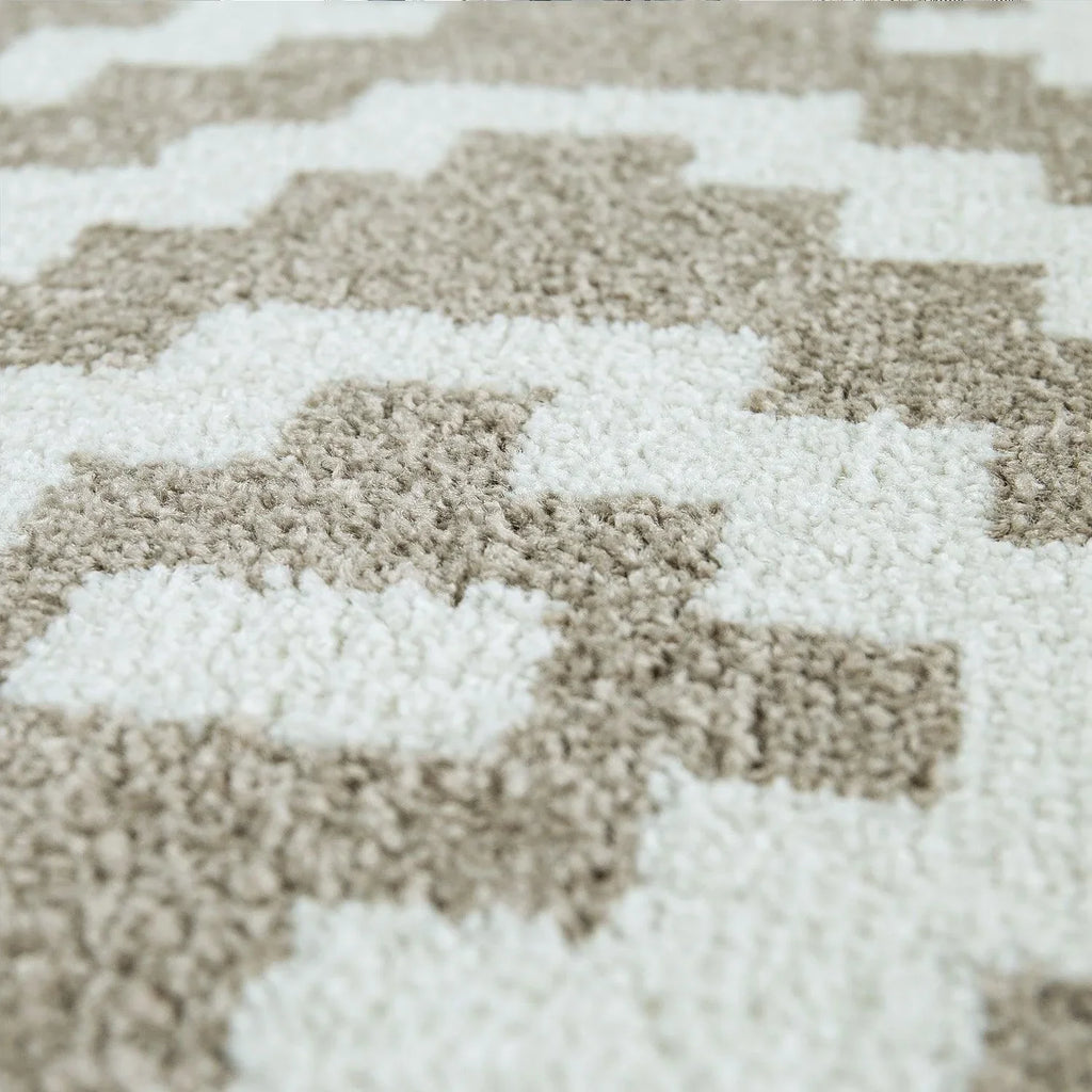 Area Rug Stella Moroccan Diamond Pattern - Pastel Beige White, side view - House Of Avana