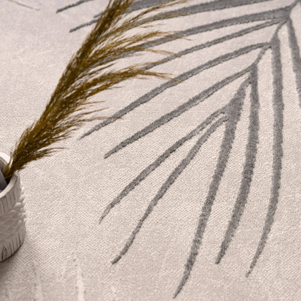 Area Rug Tuana with Elegant Palm Tree Design, close-up view - House Of Avana