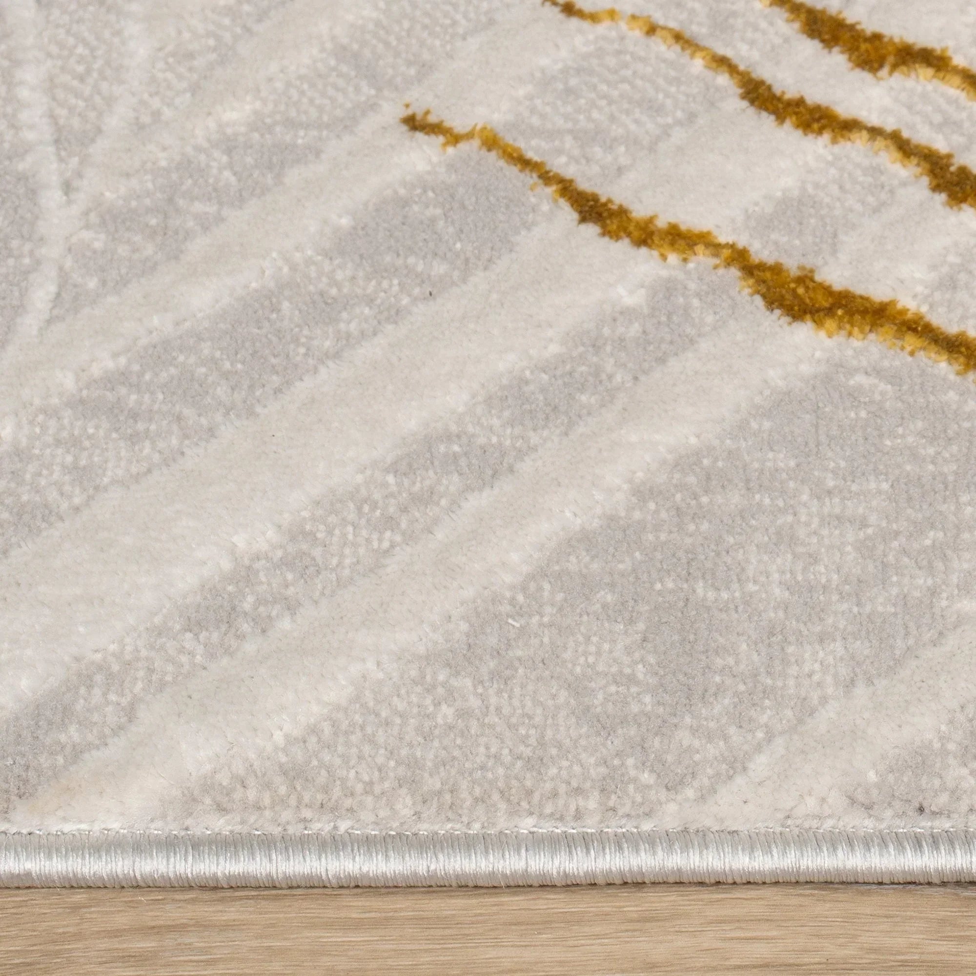 Area Rug Tuana with Elegant Palm Tree Design, angled view - House Of Avana