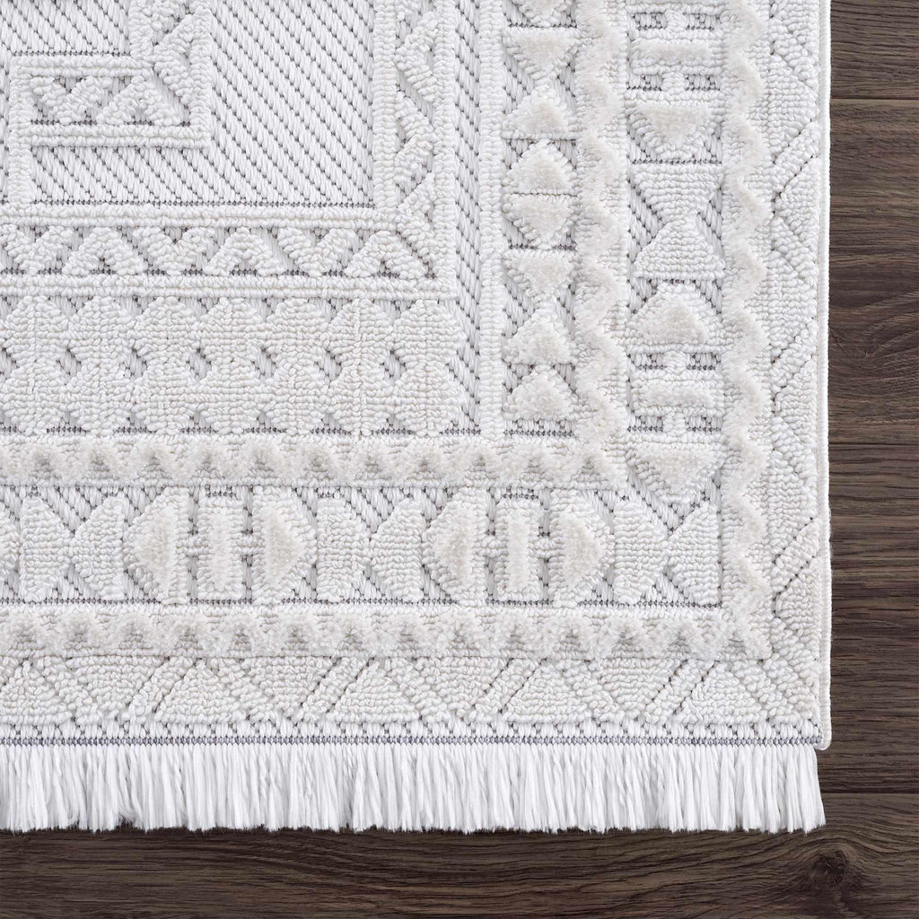 Alya White Fringe Rug Hauteloom