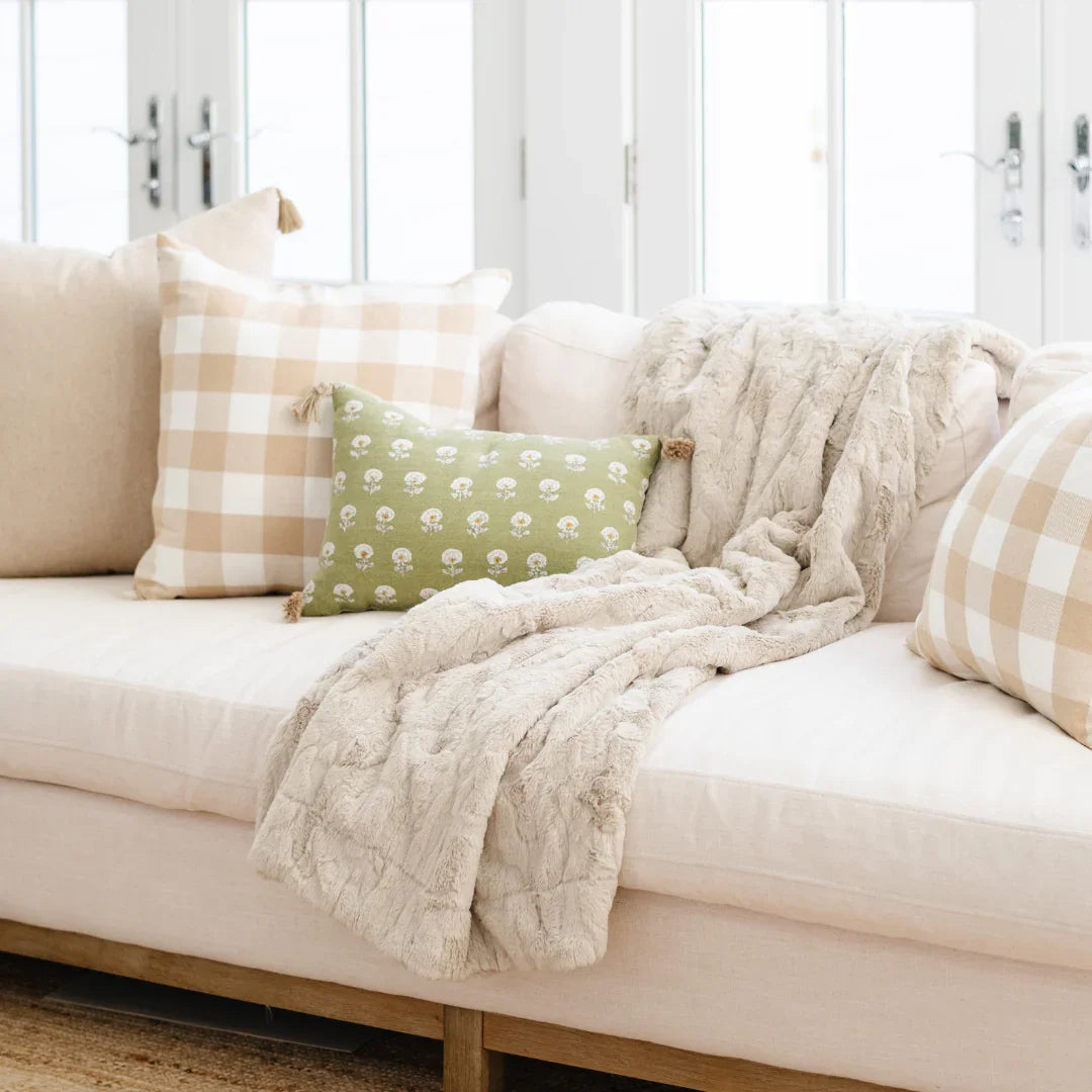 PATTERNED FAUX FUR THROW BLANKETS