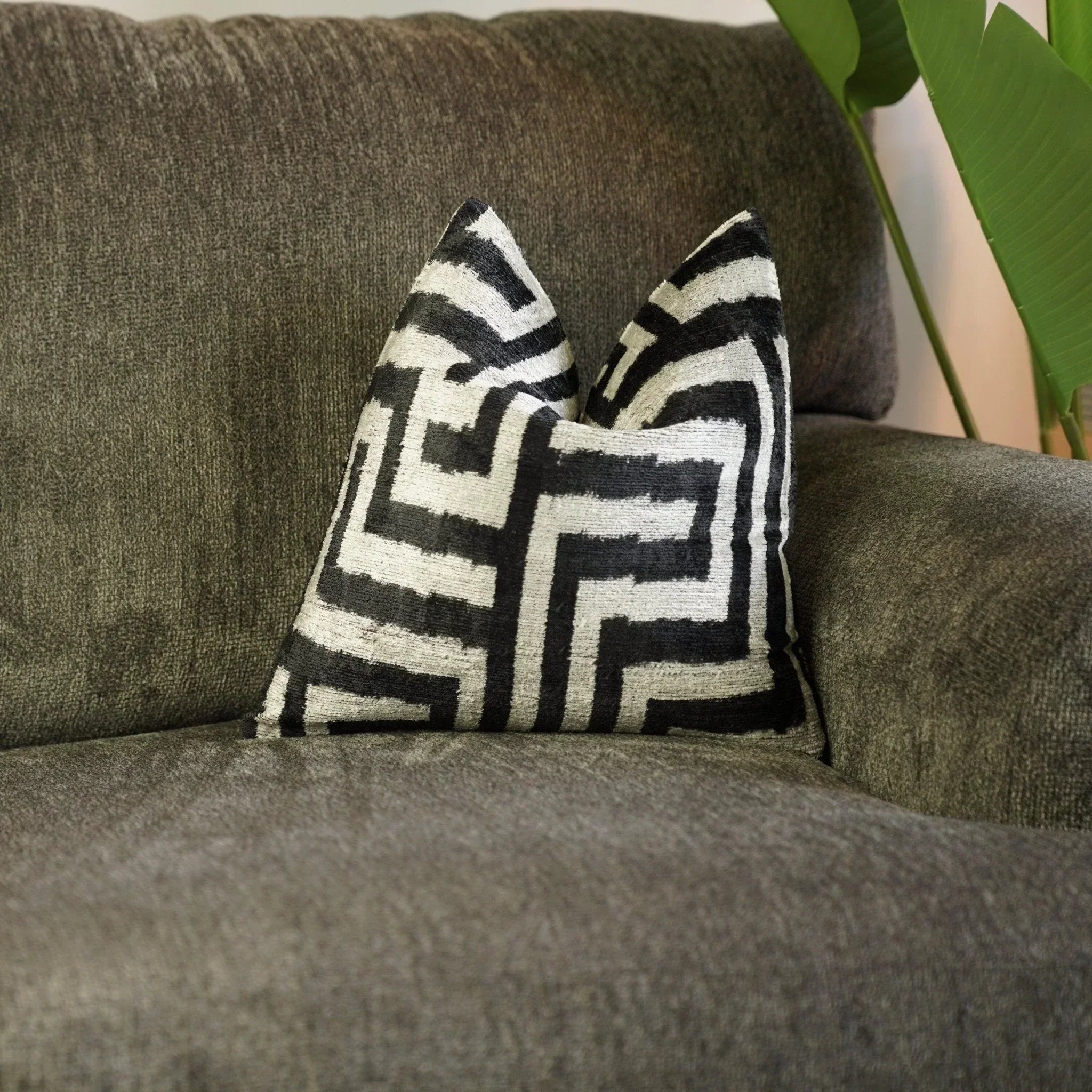 Canvello Black & White Throw Pillows | X in (40 X Cm), detail shot - House Of Avana