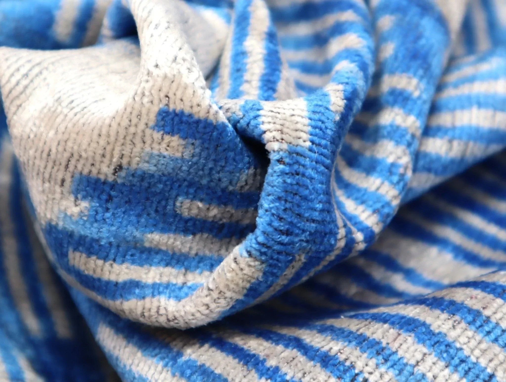 Canvello Blue And White Chevron Pillows For Couch - 16x24 in Canvello