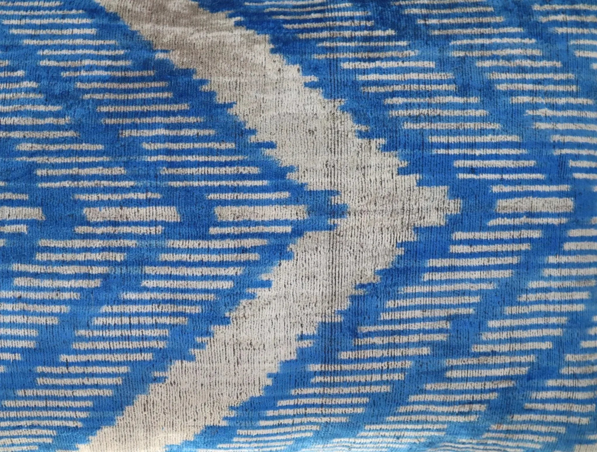 Canvello Blue And White Chevron Pillows For Couch - 16x24 in Canvello