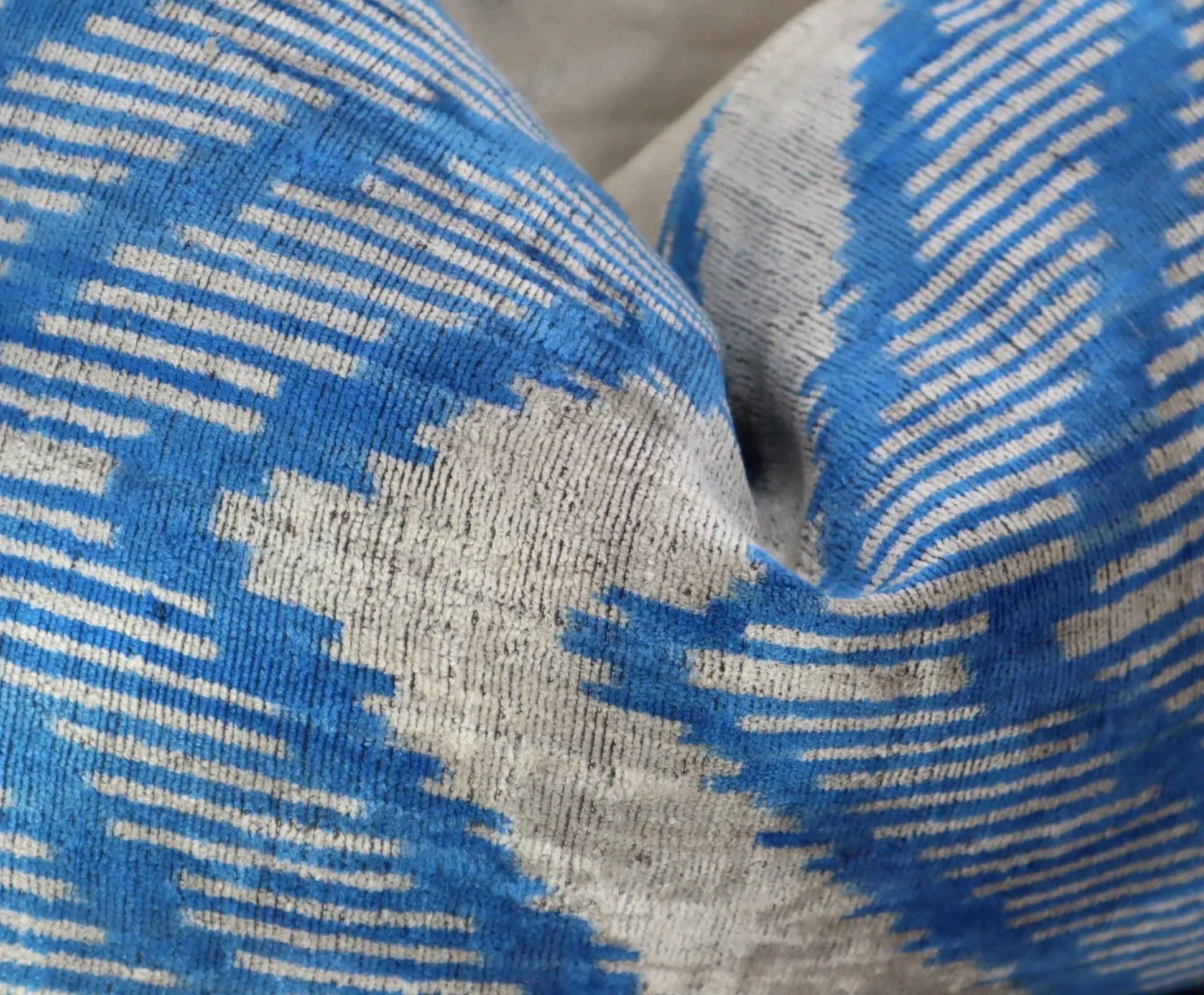 Canvello Blue And White Chevron Pillows For Couch - 16x24 in Canvello