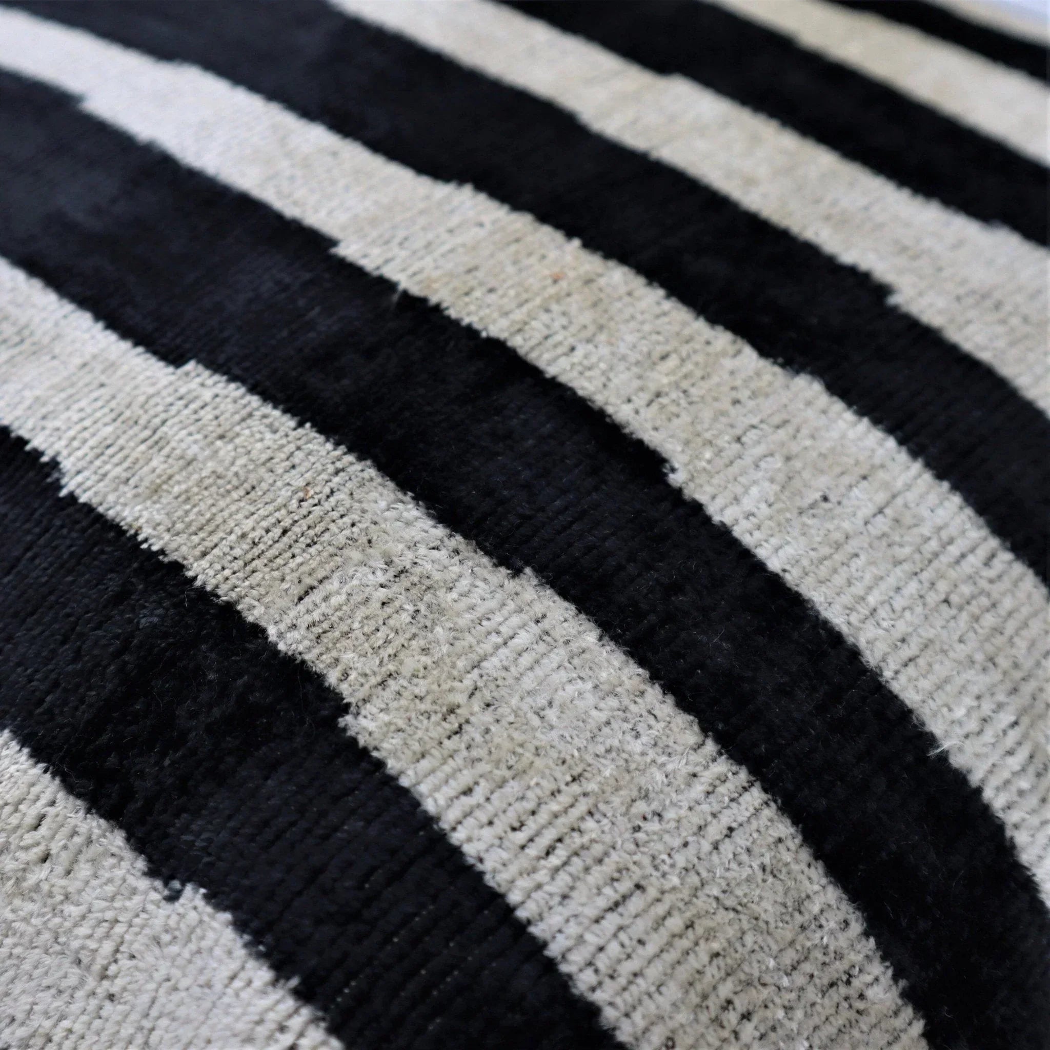 Canvello Decorative Black & White Pillow | 16x16 inch Canvello