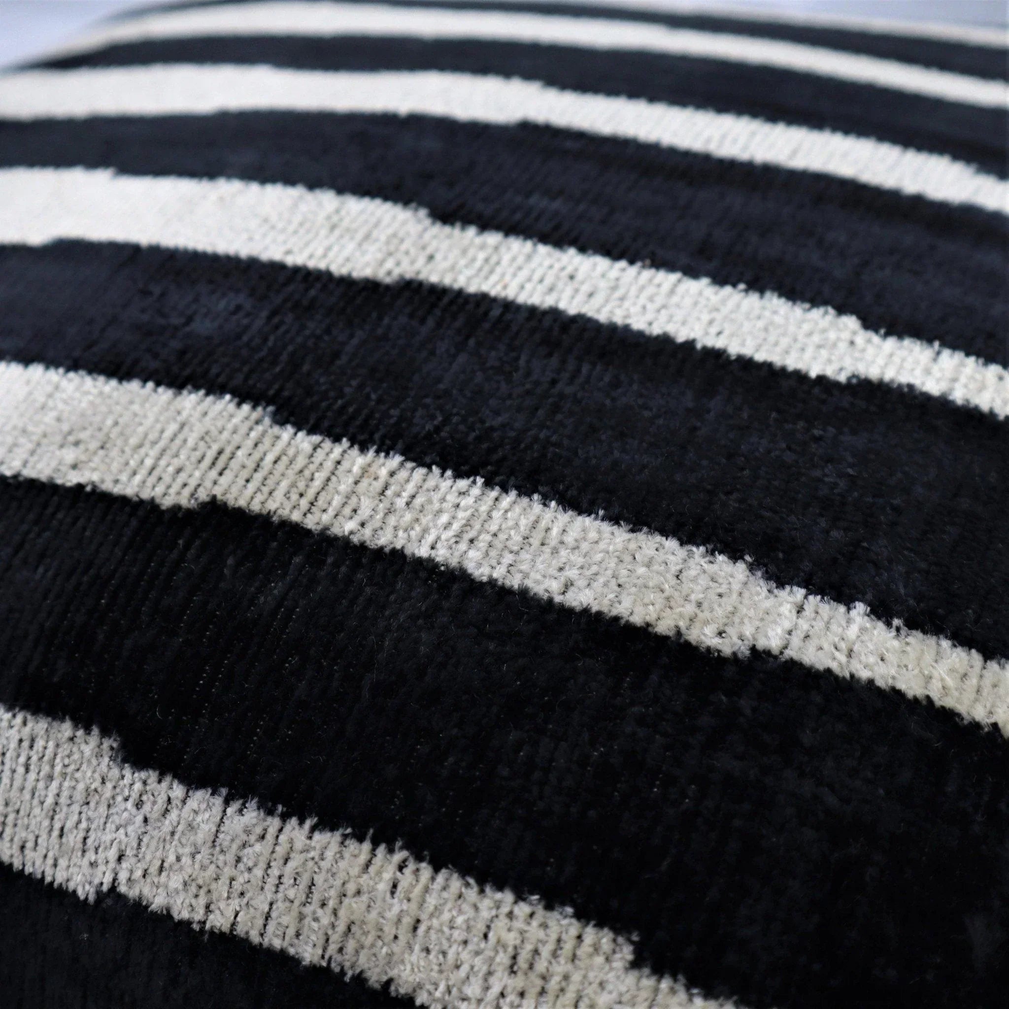 Canvello Decorative Black & White Pillow | 16x16 inch Canvello