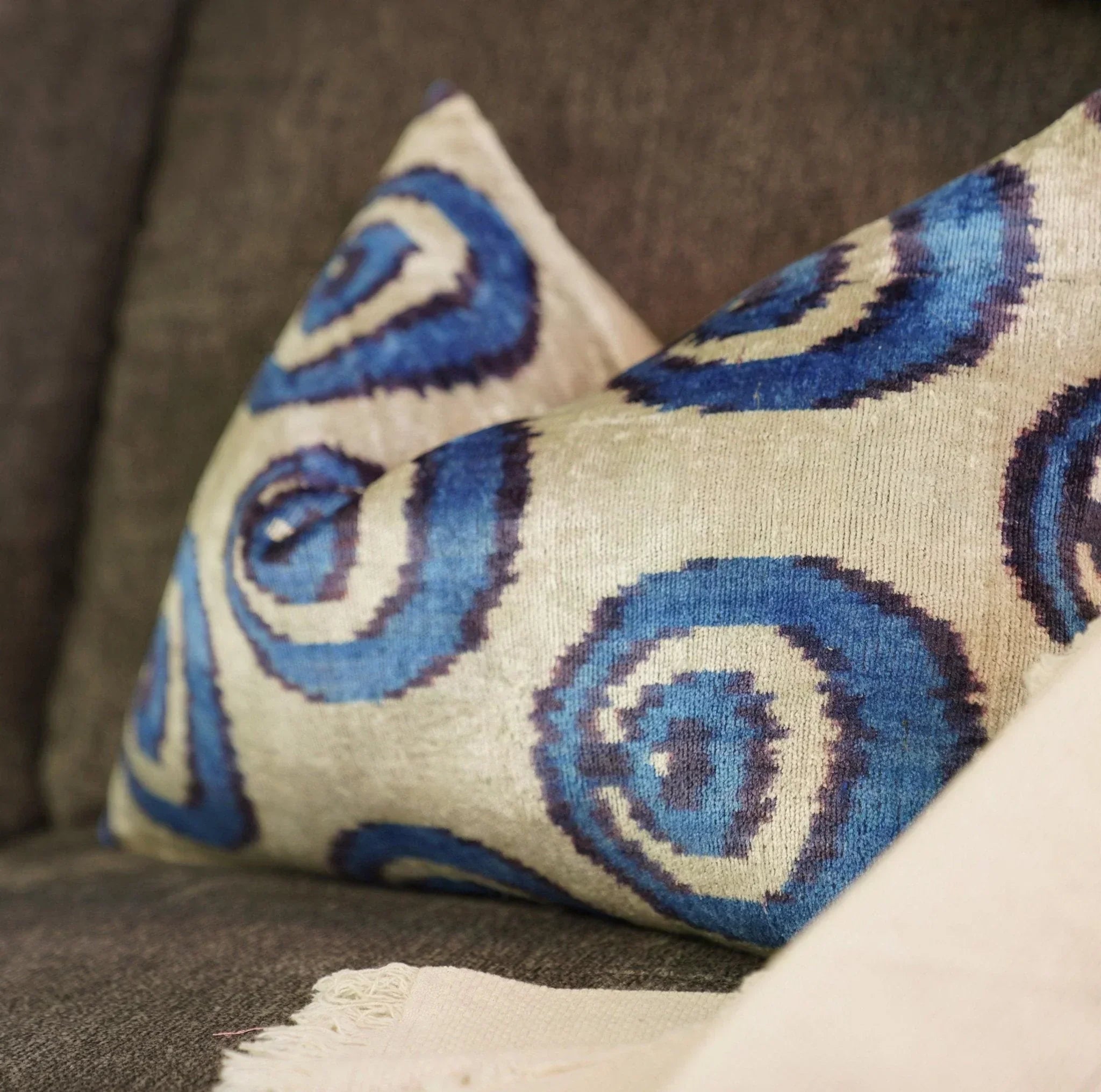 Canvello Habdmade Velvet Blue Throw Pillow + Down Insert - 16x24 Canvello