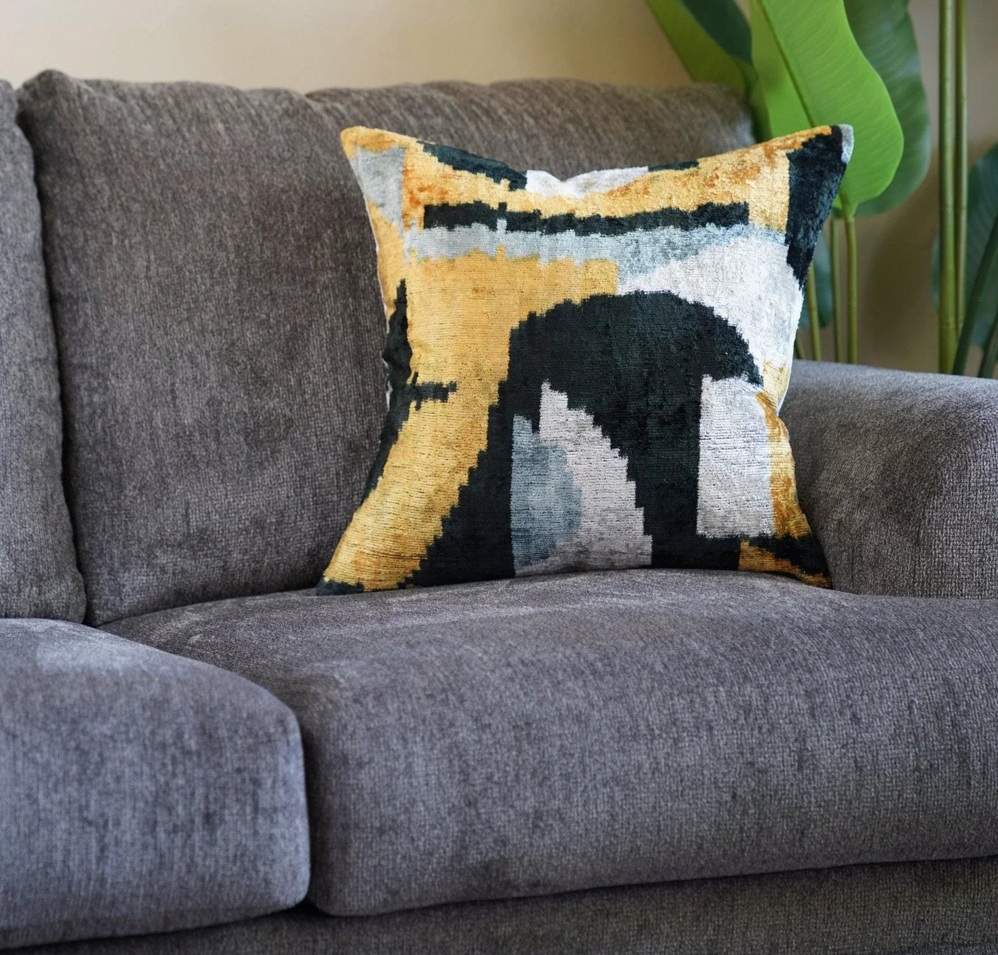Canvello Handmade Black And Gold Throw Pillows | 18x18 Canvello