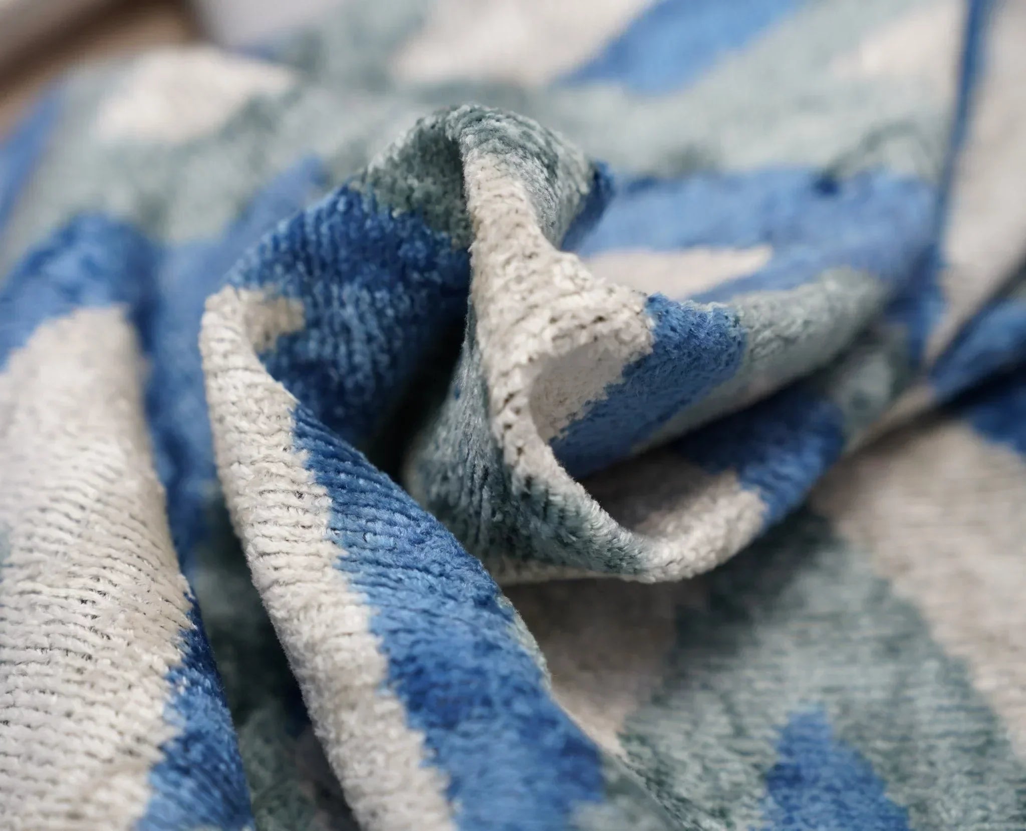 Canvello Handmade Blue Gray Silver Chevron Throw Pillows - 24x16 Canvello