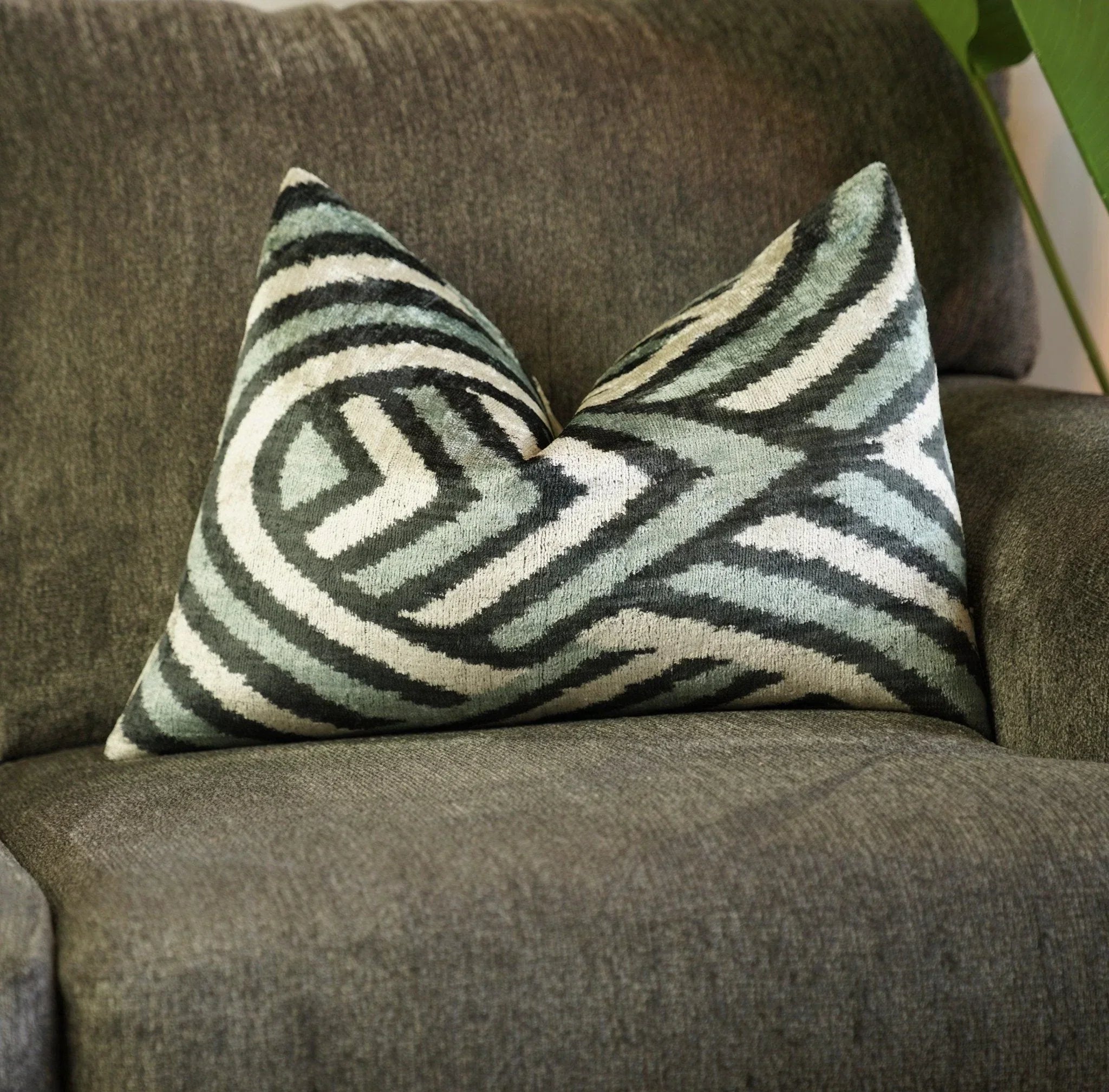Canvello Handmade Decorative Gray Black Throw Pillows - 16x24 in Canvello