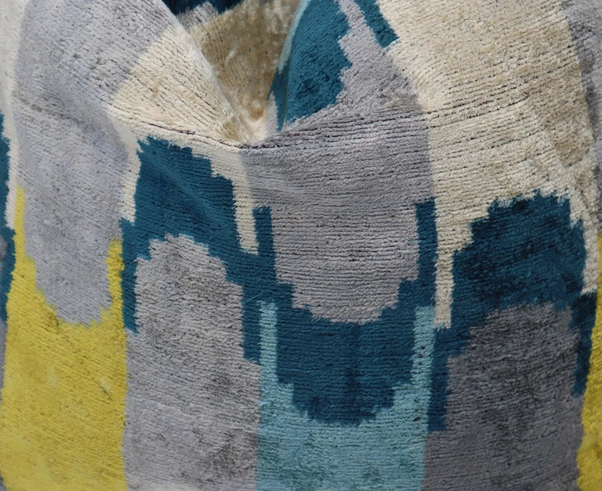 Canvello Handmade Grau Blue Yello Velvet Throw Pillows - 20x20 Canvello