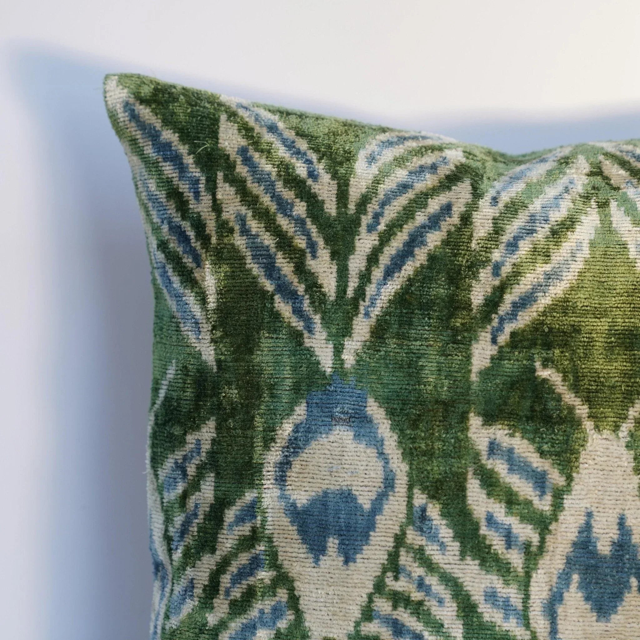 Canvello Handmade Green Pillows For Couch | 20 x 20 in (50 x 50 cm) Canvello