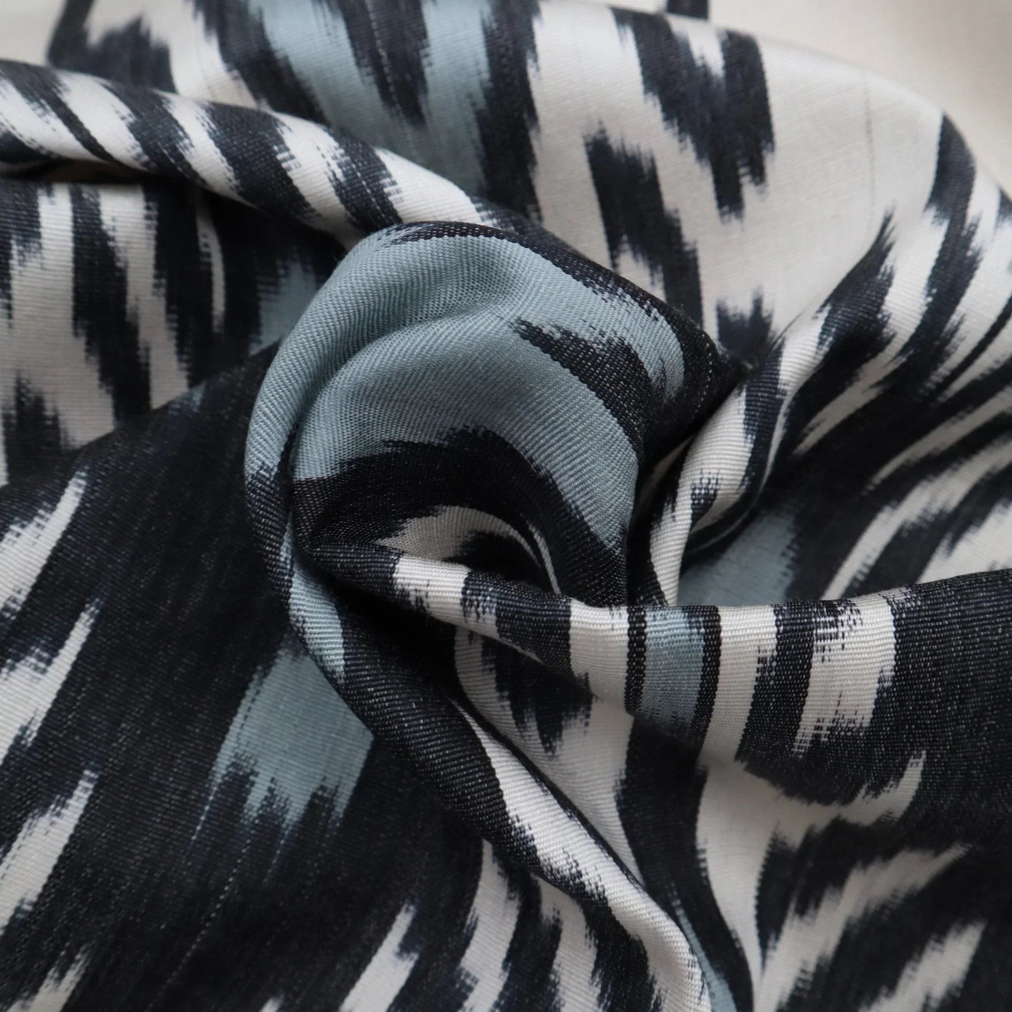 Canvello Handmade Silk Decorative Throw Pillow with Down Filled Insert Canvello