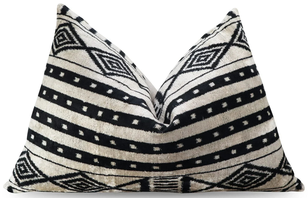 Canvello Luxury Decorative Black & White Throw Pillow | 16 x 24 in (40 x 60 cm) Canvello