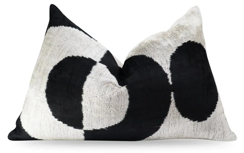 Canvello Luxury Decorative Black White Throw Pillow | 16 x 24 in (40 x 60 cm) Canvello