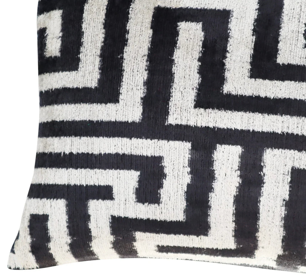 Canvello Luxury Decorative Black White Throw Pillow | 16 x 24 in (40 x 60 cm) Canvello