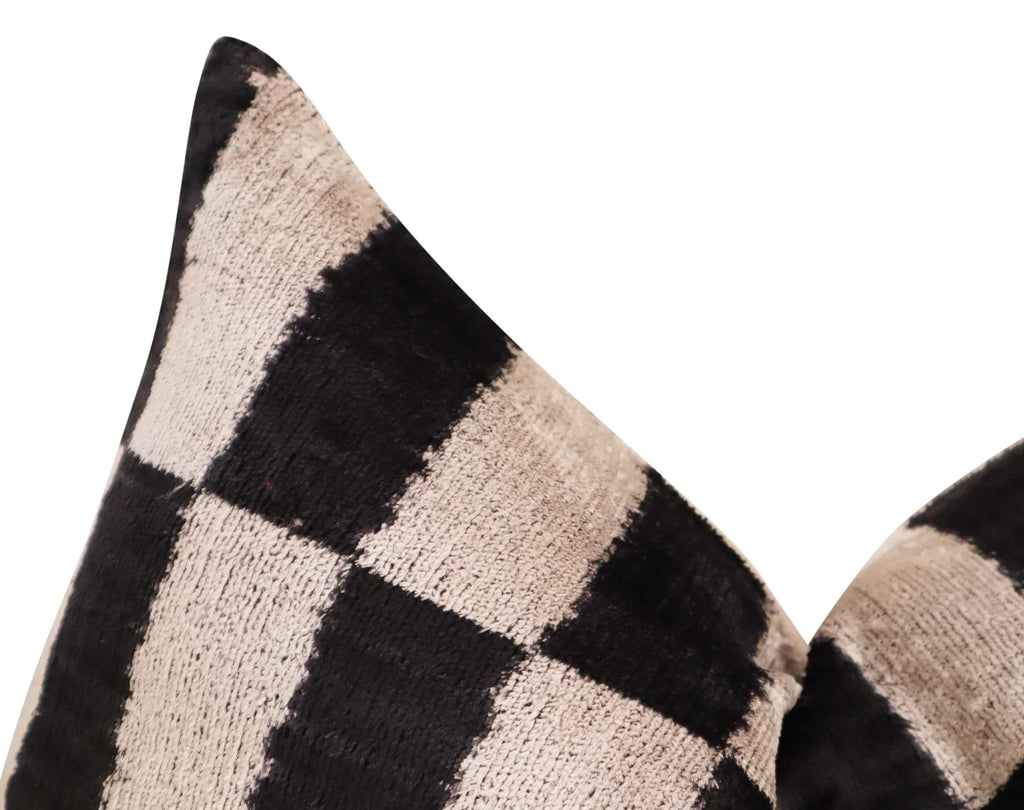 Canvello Luxury Decorative Black & White Throw Pillow | 16 x 24 in (40 x 60 cm) Canvello