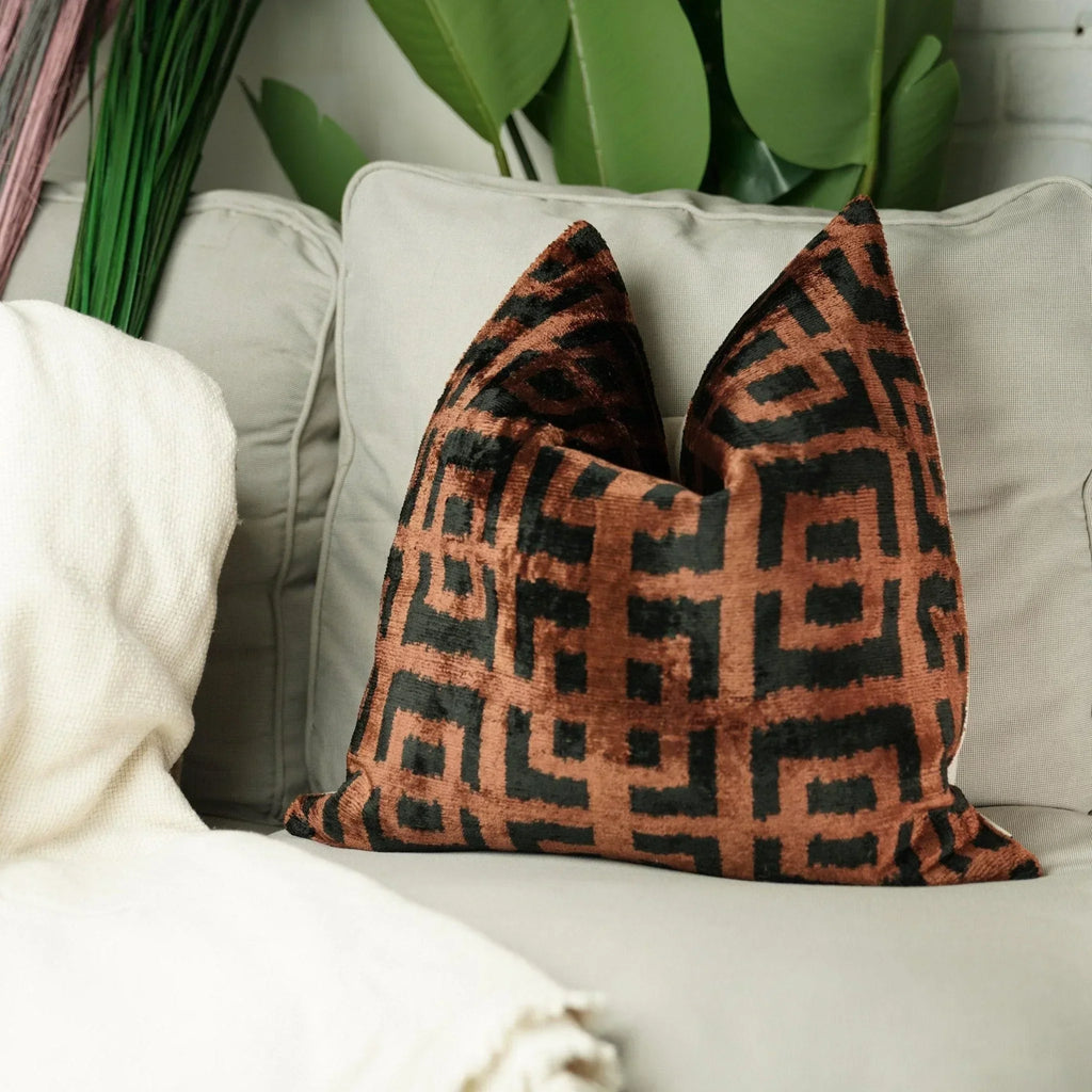 Canvello Silk Velvet Black Decorative Pillows - 20 x 20 in (50 x 50 cm) Canvello