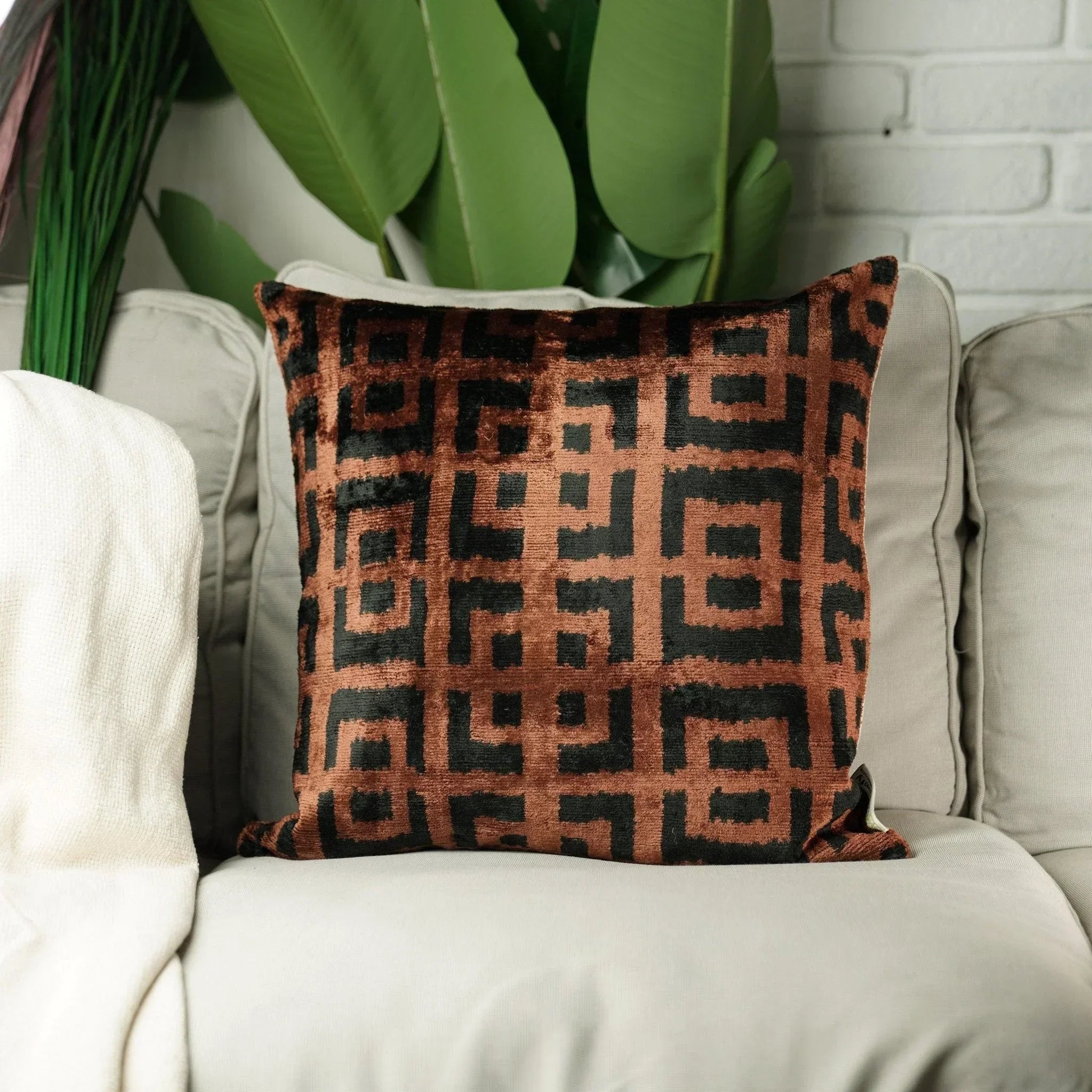 Canvello Silk Velvet Black Decorative Pillows - 20 x 20 in (50 x 50 cm) Canvello