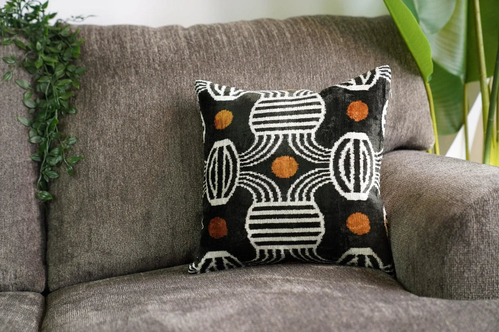 Canvello Soft Black And White Pillows For Couch | 16 x 16 in (40 x 40 cm) Canvello