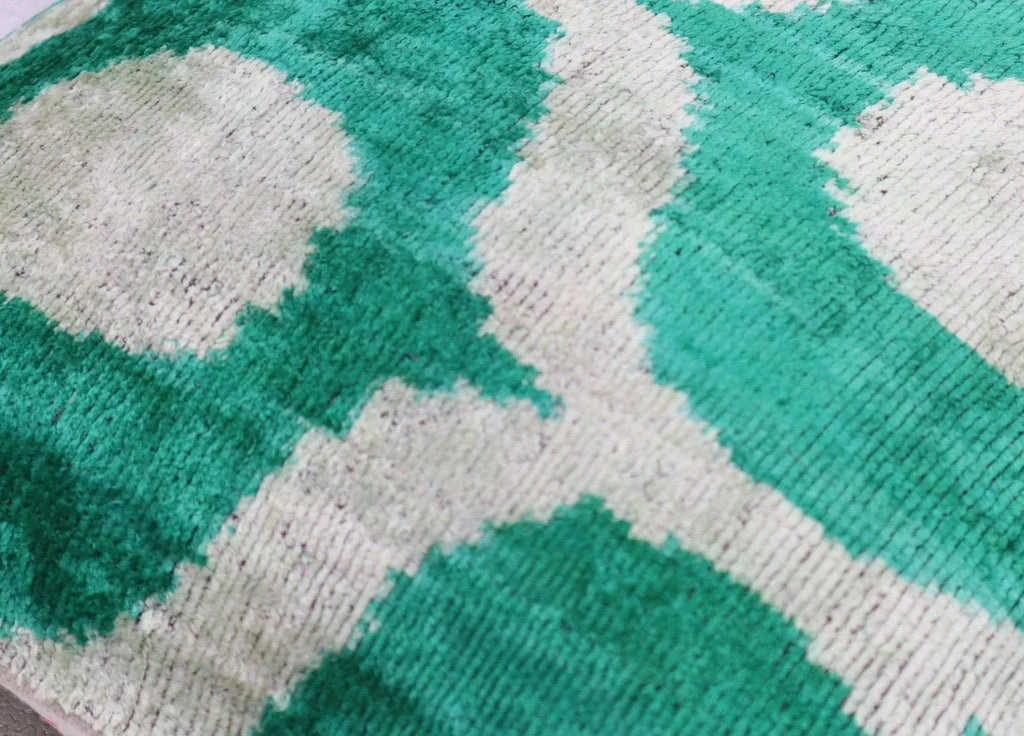 Canvello Throw Luxury Velvet Green Pillow | 16 x 16 in (40 x 40 cm) Canvello