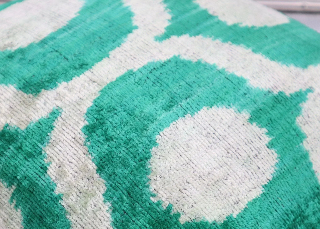 Canvello Throw Luxury Velvet Green Pillow | 16 x 16 in (40 x 40 cm) Canvello