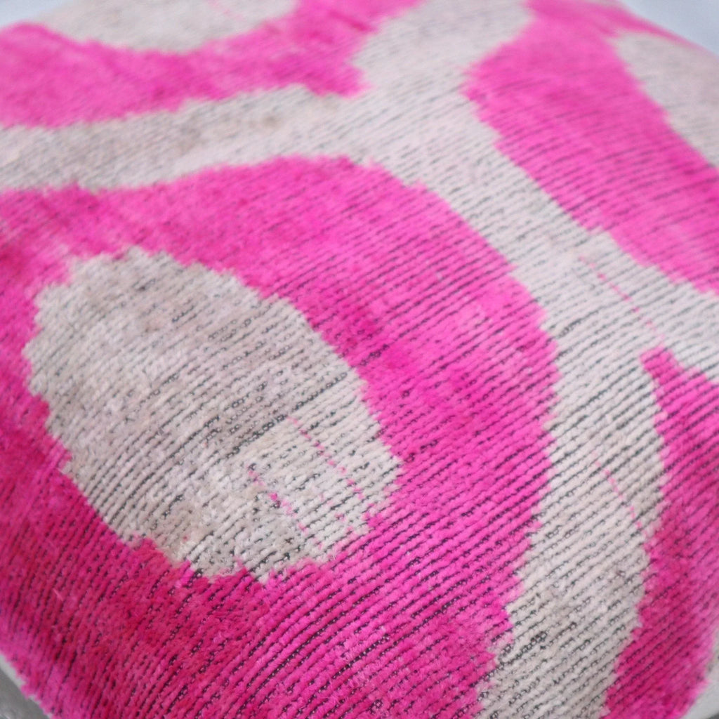 Canvello Velvet Pink Ivory Pillow | 16 x 16 in (40 x 40 cm) Canvello