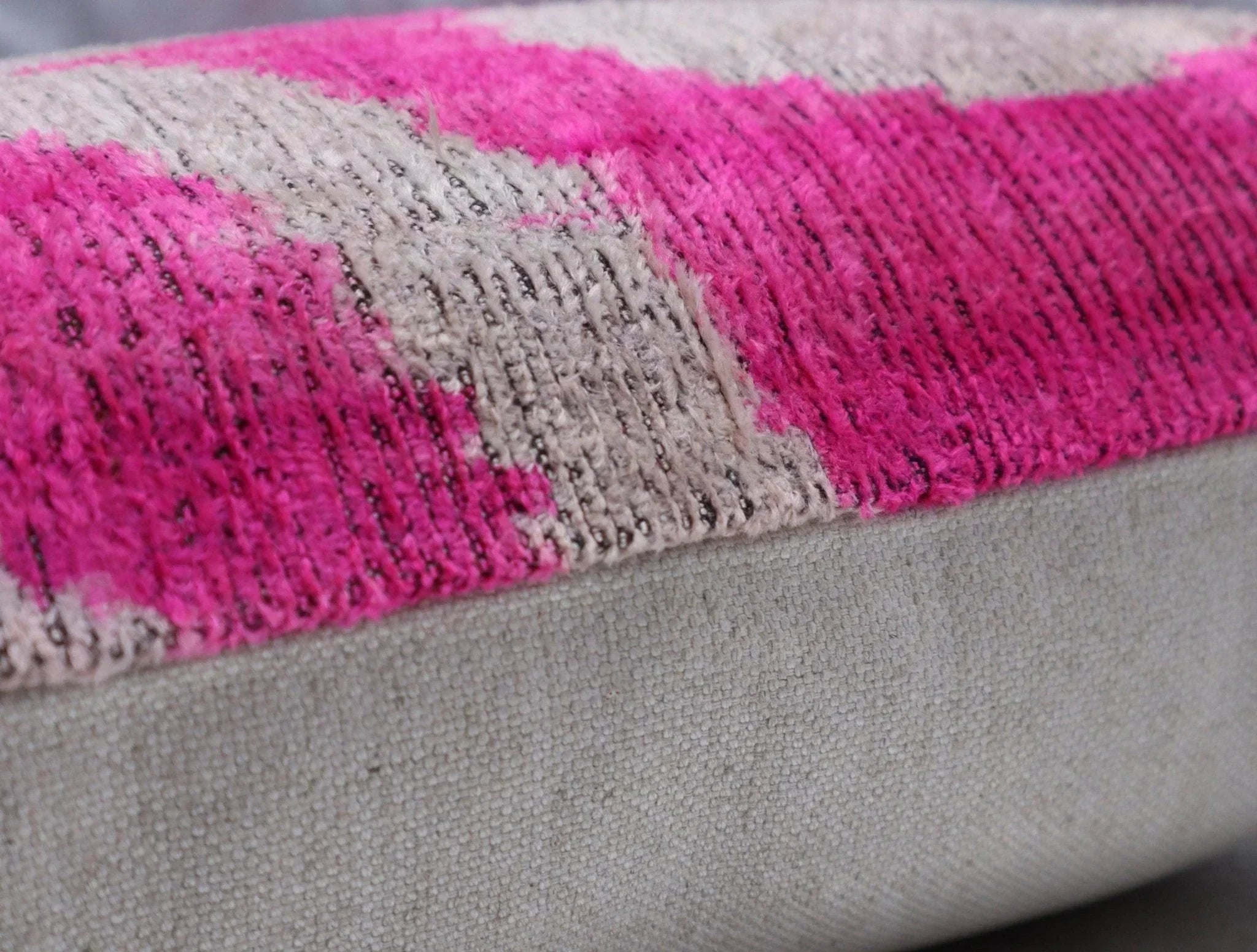 Canvello Velvet Pink Ivory Pillow | 16 x 16 in (40 x 40 cm) Canvello