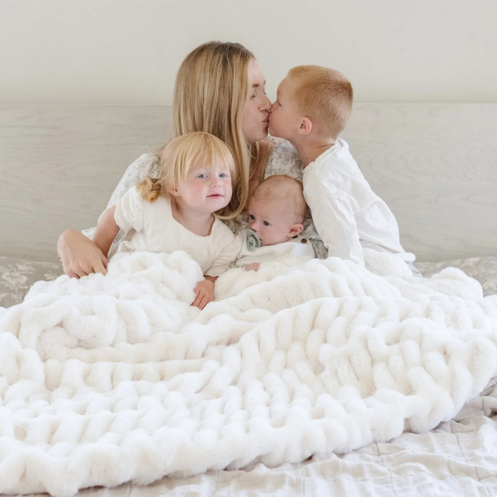 DOUBLE RUCHED FAUX FUR THROW BLANKETS