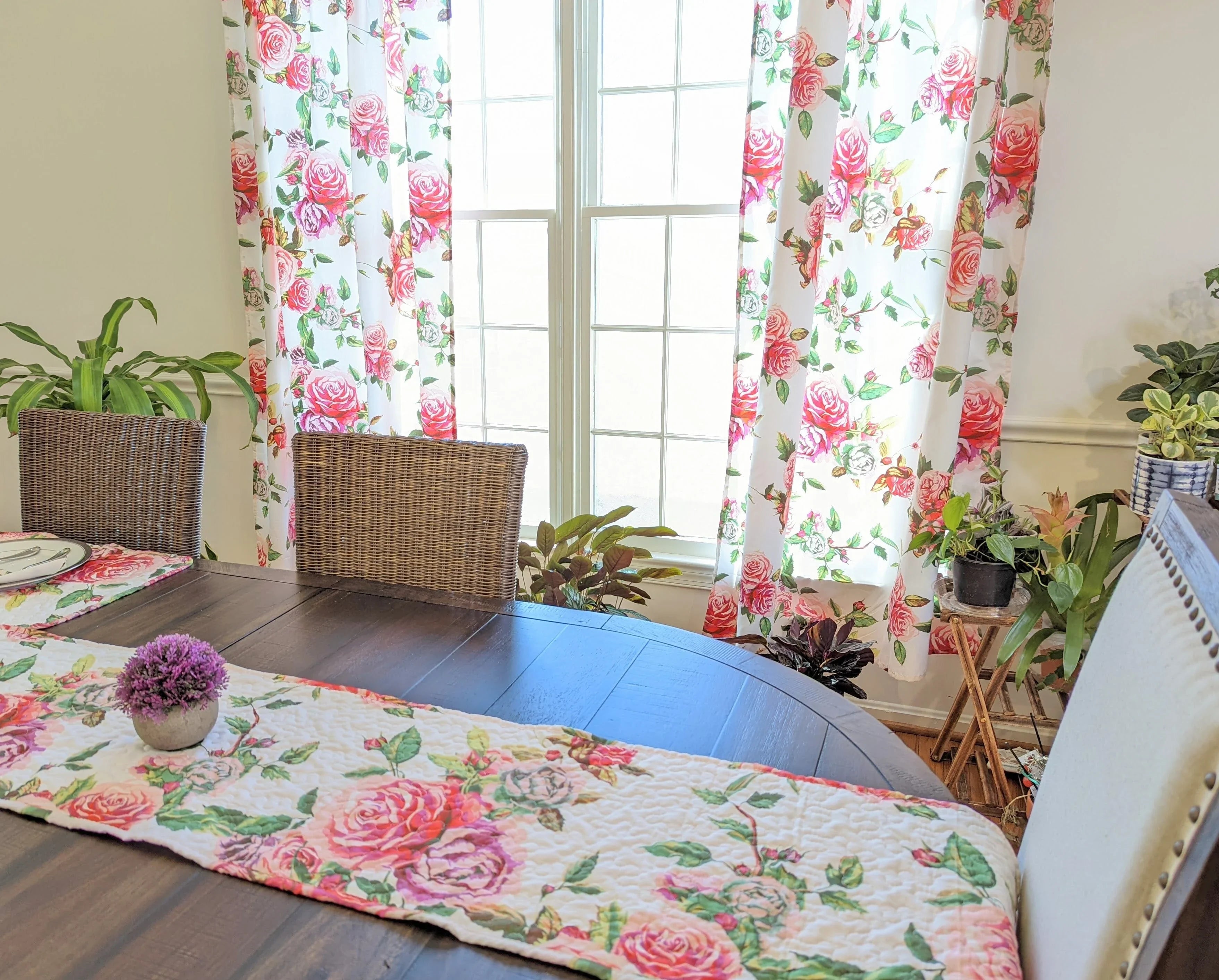 DaDa Bedding Romantic Roses Pink White Lovely Floral Quilted Dining Table Runner (879) DaDalogy Bedding Collection